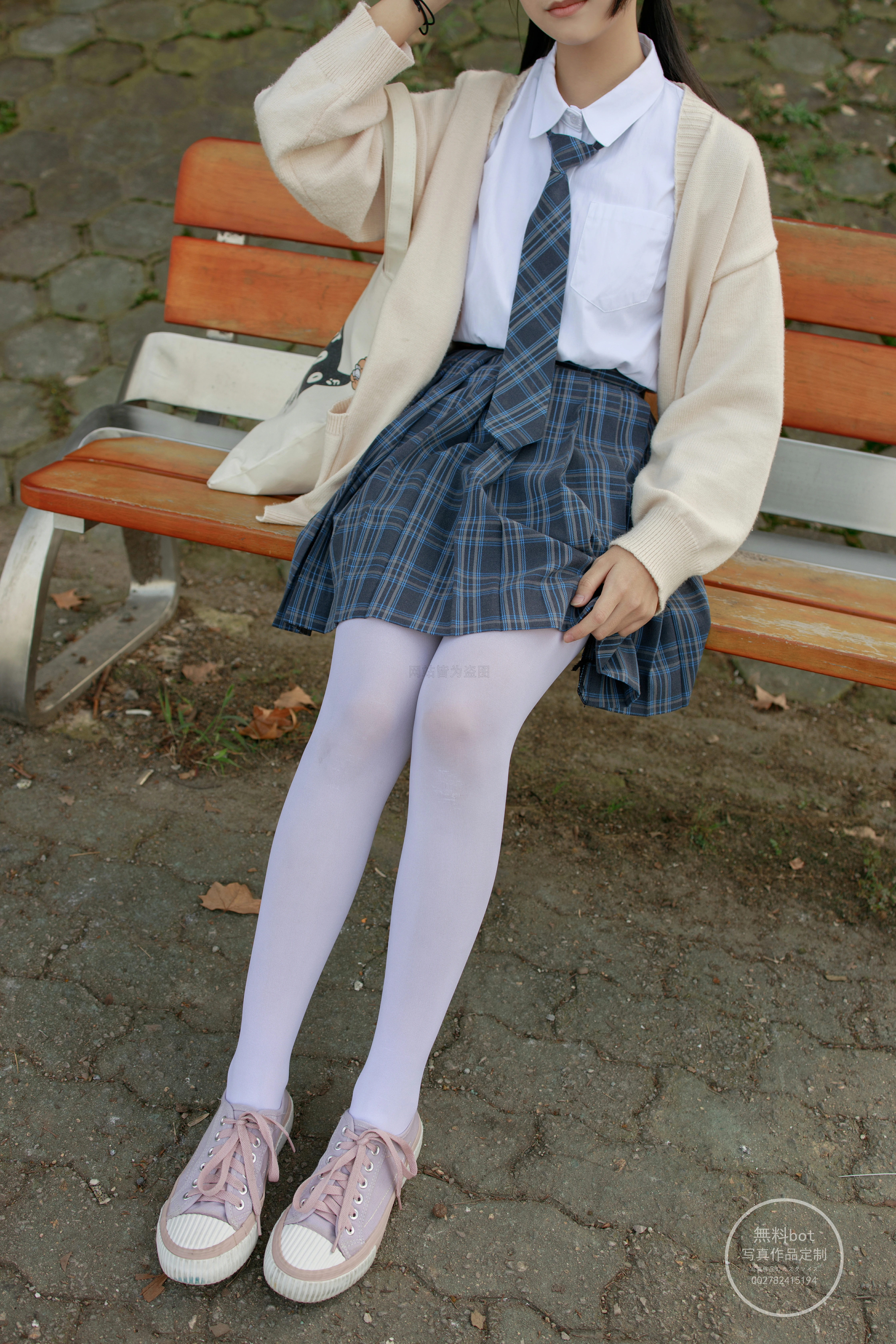 [森萝财团]有料 NO.004 清纯小萝莉 日本高中女生制服加白色丝袜美腿性感私房写真集,