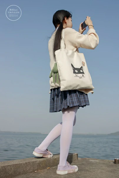 [森萝财团]有料 NO.004 清纯小萝莉 日本高中女生制服加白色丝袜美腿性感私房写