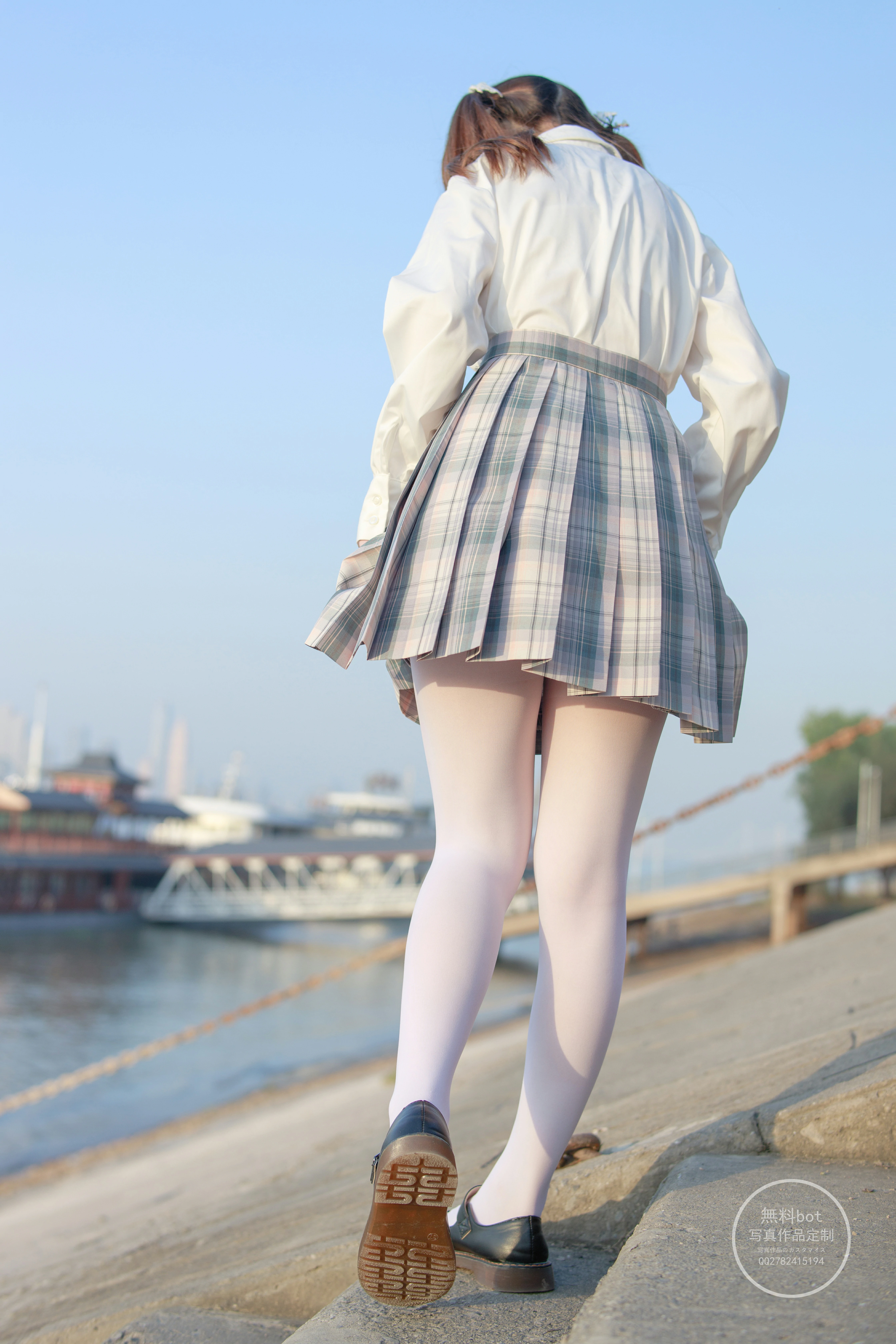 [森萝财团]有料 NO.012 清纯小萝莉 日本高中女生制服与格子短裙加白色丝袜美腿玉足性感私房写真集,