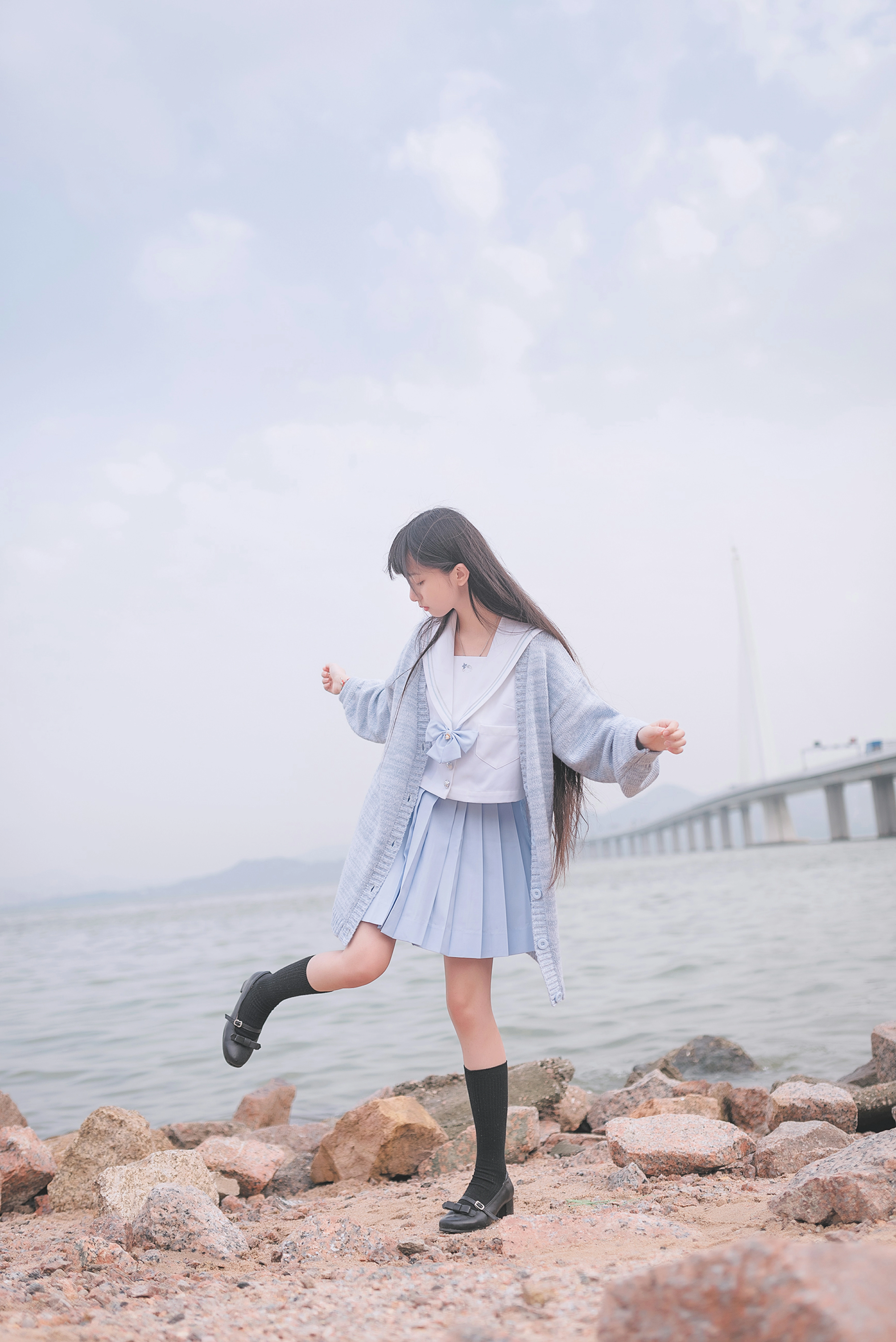 [风之领域]NO.155 海边漫步 阳光清纯小萝莉 日本高中女生制服加短裙私房写真集,