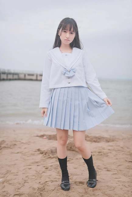 [风之领域]NO.155 海边漫步 阳光清纯小萝莉 日本高中女生制服加短裙私房写真集