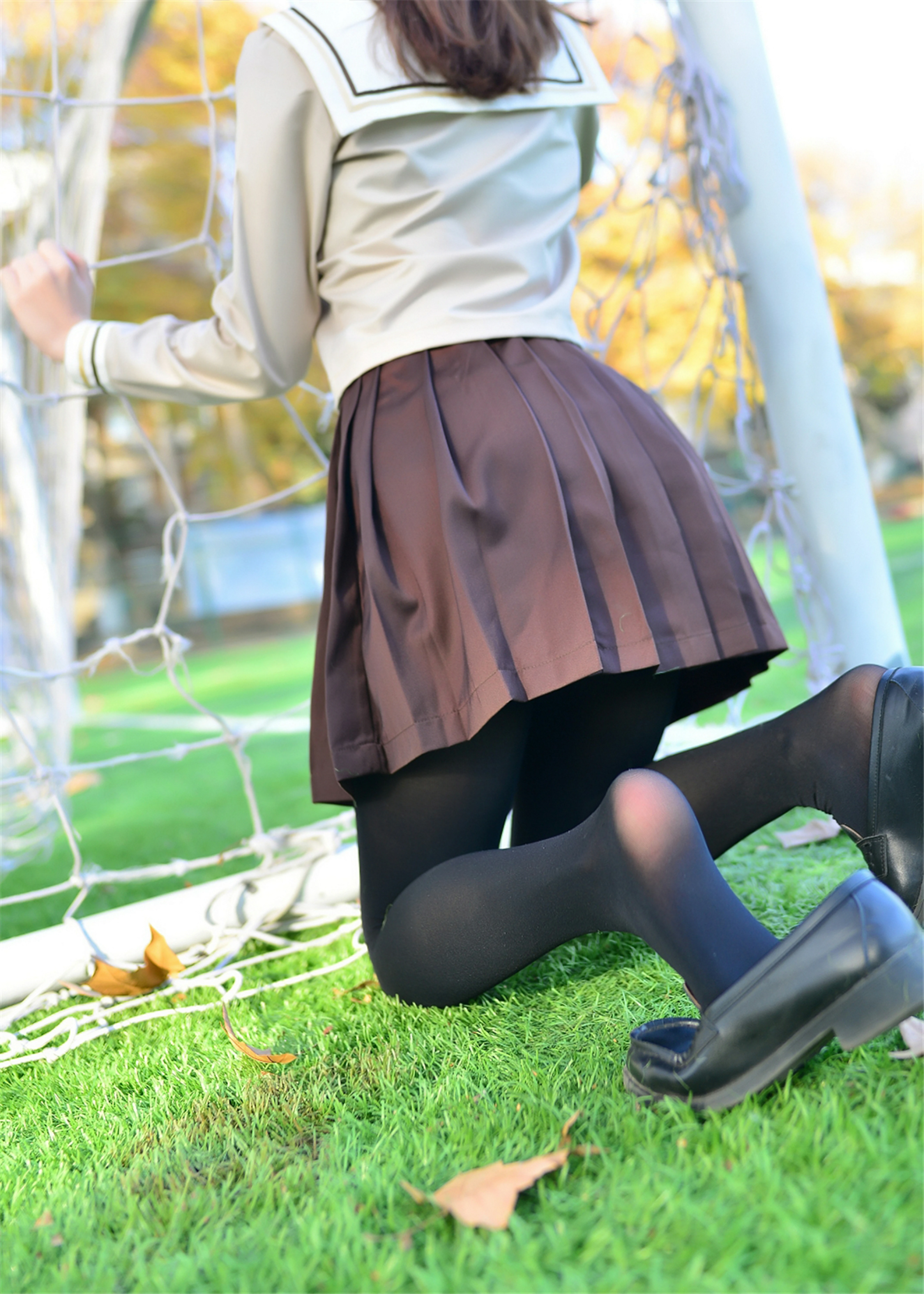 [风之领域]NO.177 校园里的黑丝美腿性感小学妹高中女生制服加短裙私房写真集,