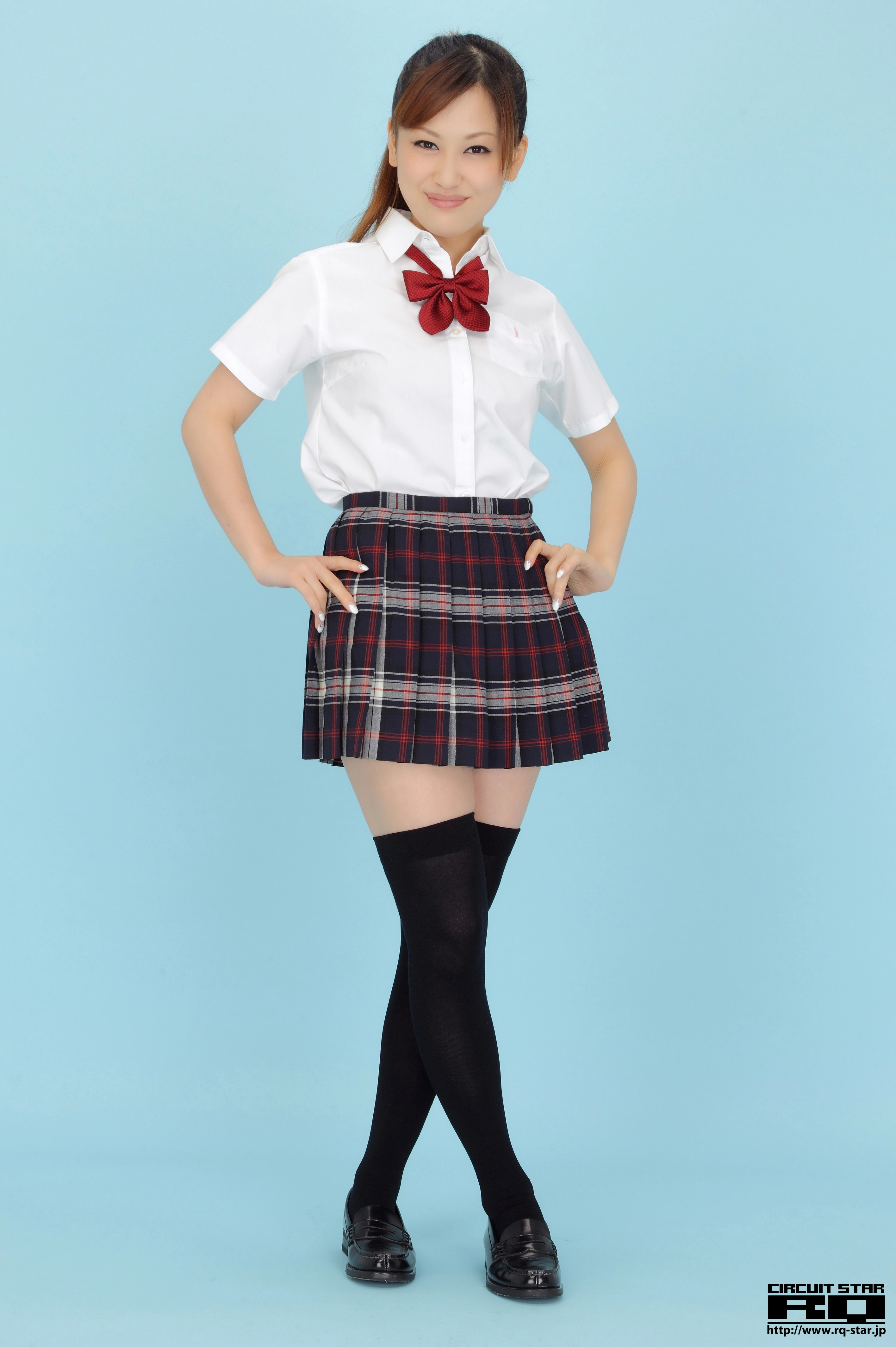 [RQ-STAR写真]NO.00602 青葉ちえり Chieri Aoba 日本高中女生制服与短裙加黑丝美腿性感私房写真集,