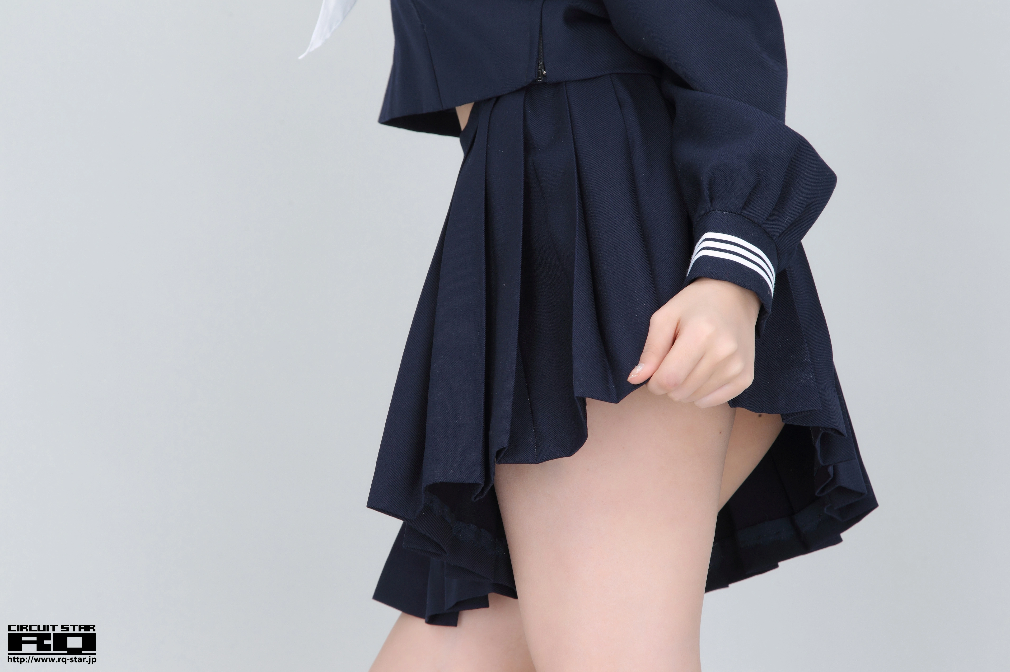 [RQ-STAR写真]NO.00607 岸明日香(柚崎明日香，Asuka Kishi)蓝色高中女生制服与短裙加黑丝美腿性感私房写真集,