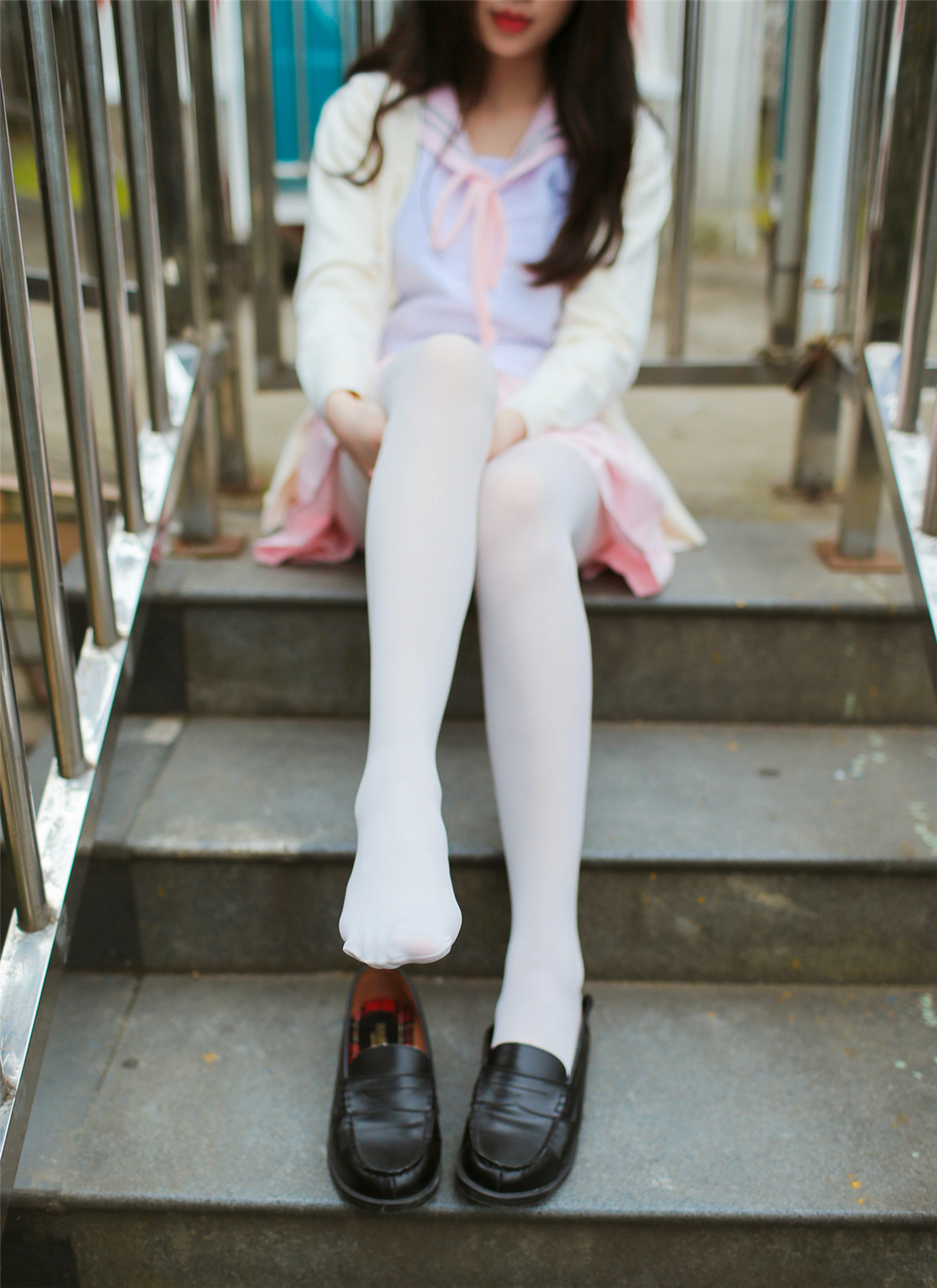 [风之领域]NO.191 游乐园内的清纯少女 粉色短裙加白色丝袜美腿性感私房写真集,