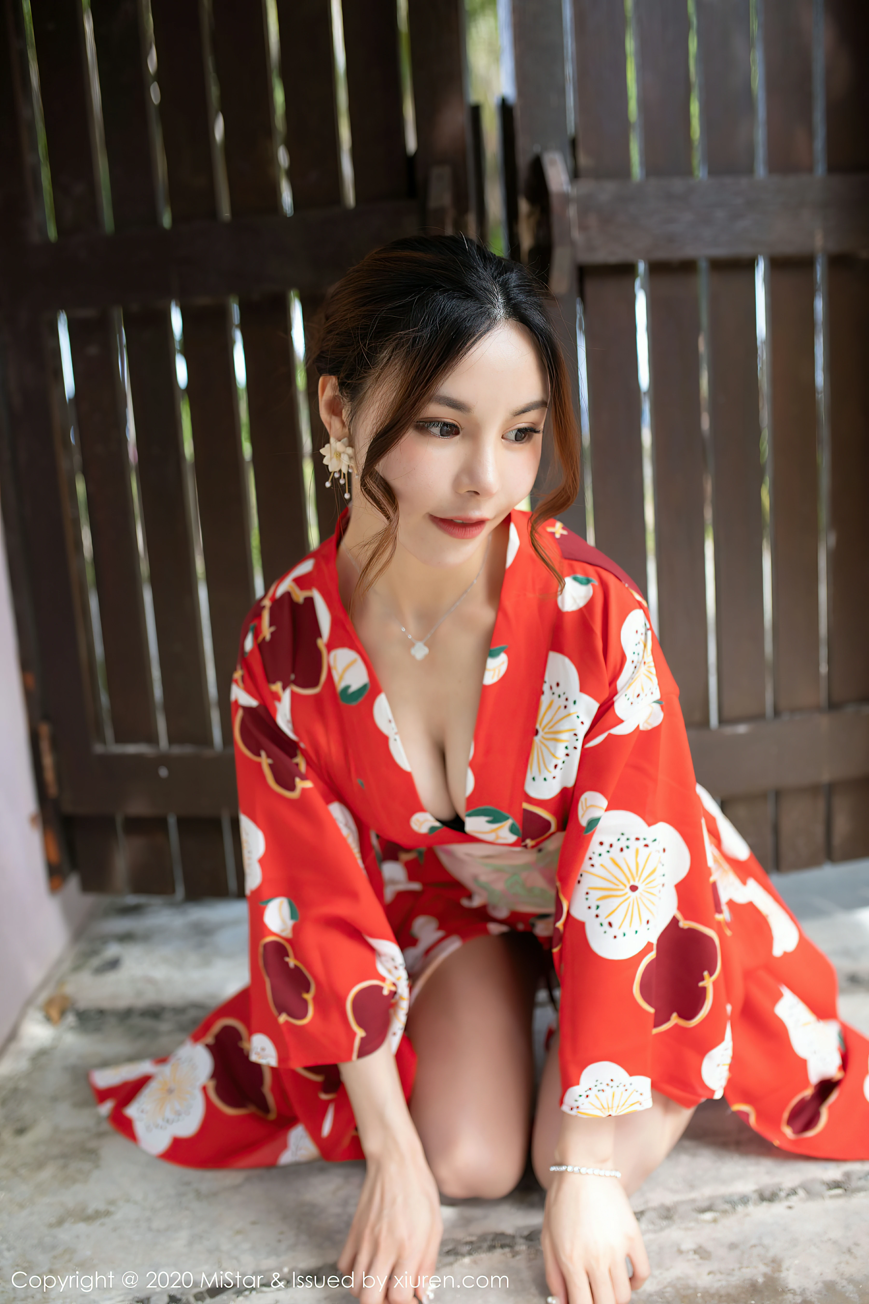 [MiStar魅妍社]MS20201203VOL0326 沈佳熹 红色和服与半裸性感玉体私房写真集,