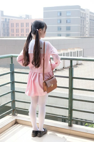 [森萝财团]X-026 清纯萝莉 粉色JK校服与短裙加白色丝袜美腿性感私房写真集