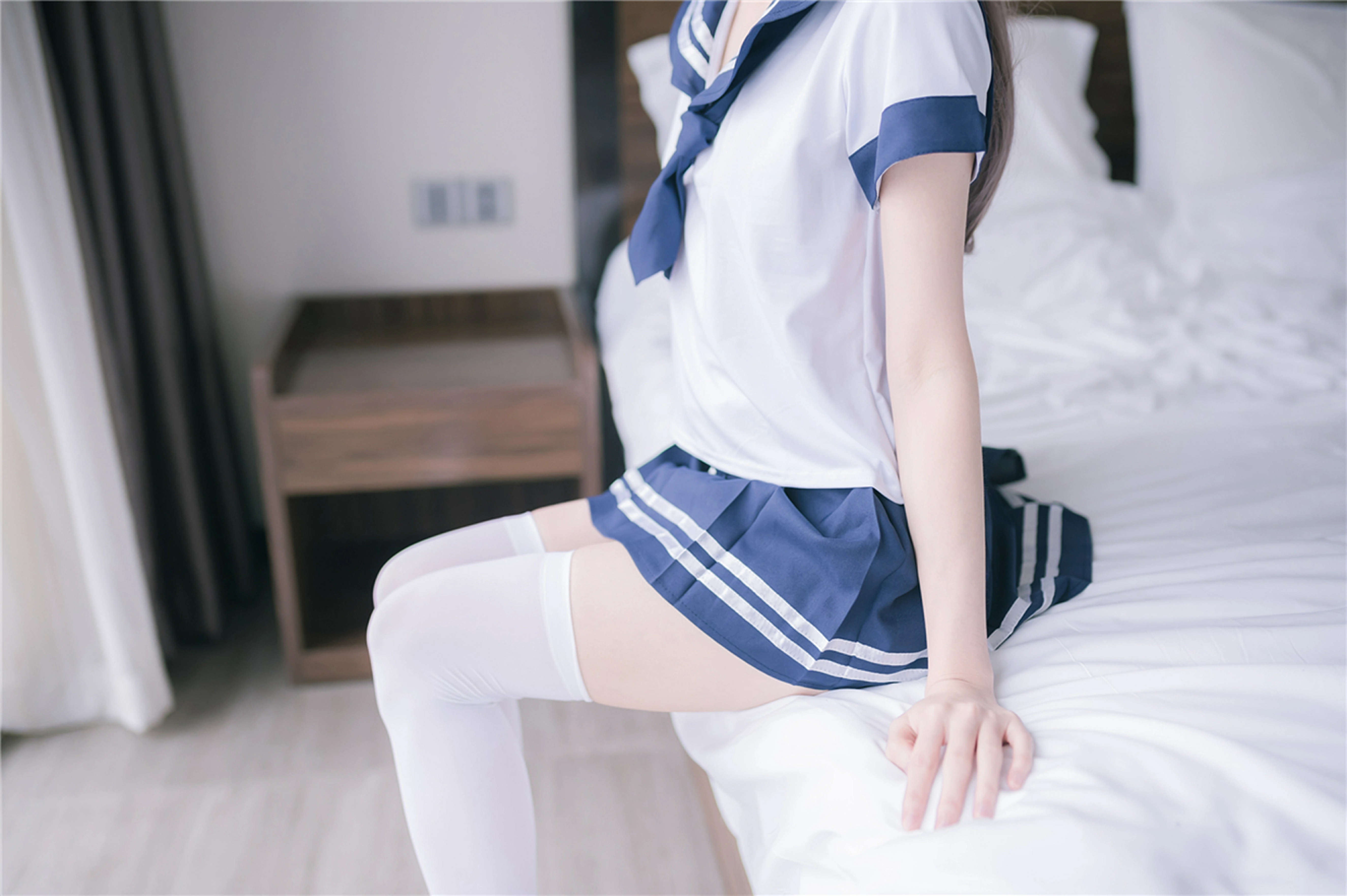 [风之领域]NO.197 清纯萝莉小学妹 日本高中女生制服与短裙加白色丝袜美腿性感私房写真集,
