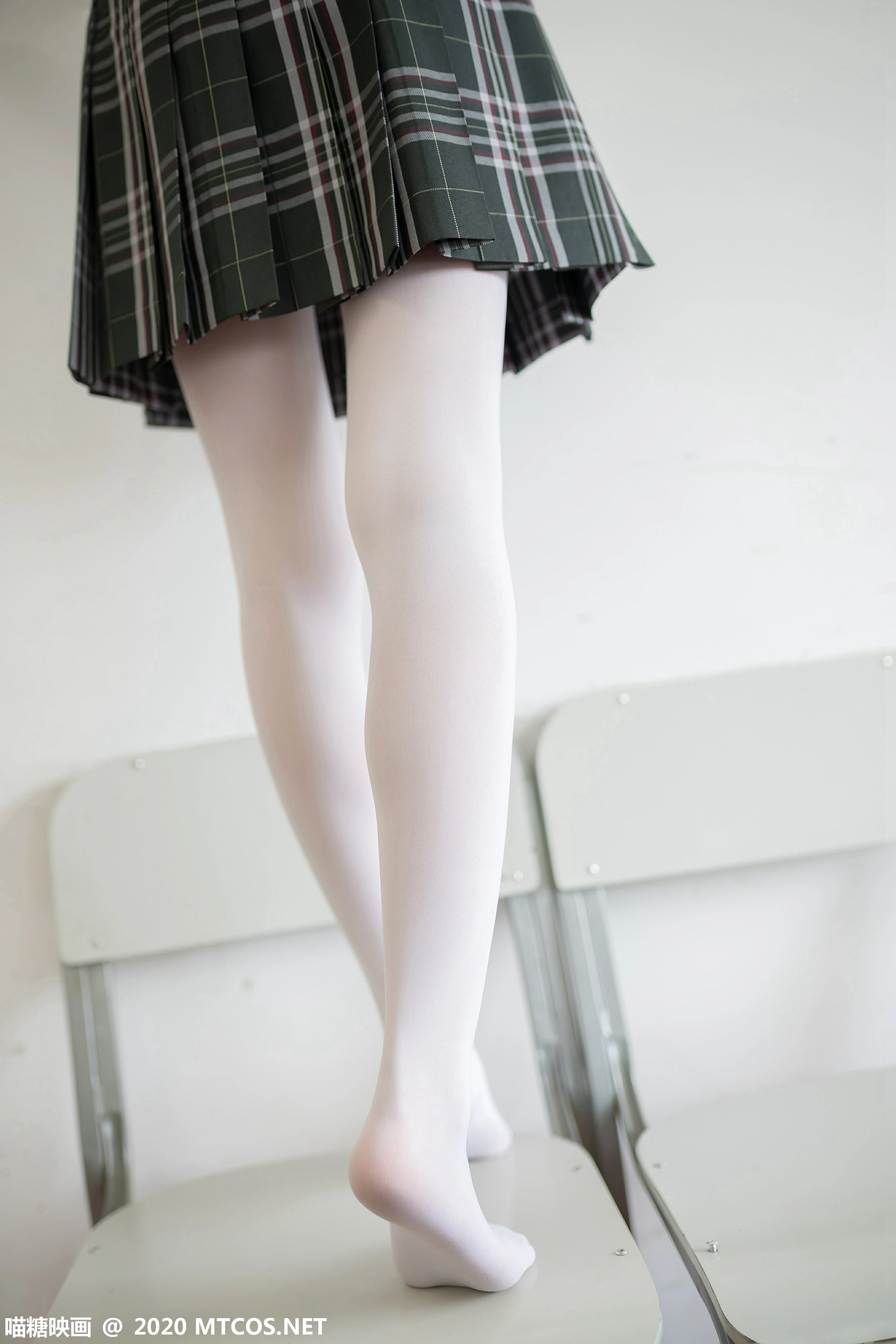 [喵糖映画]JKL.008 清纯萝莉 夏季JK制服与短裙加白色丝袜美腿性感私房写真集,
