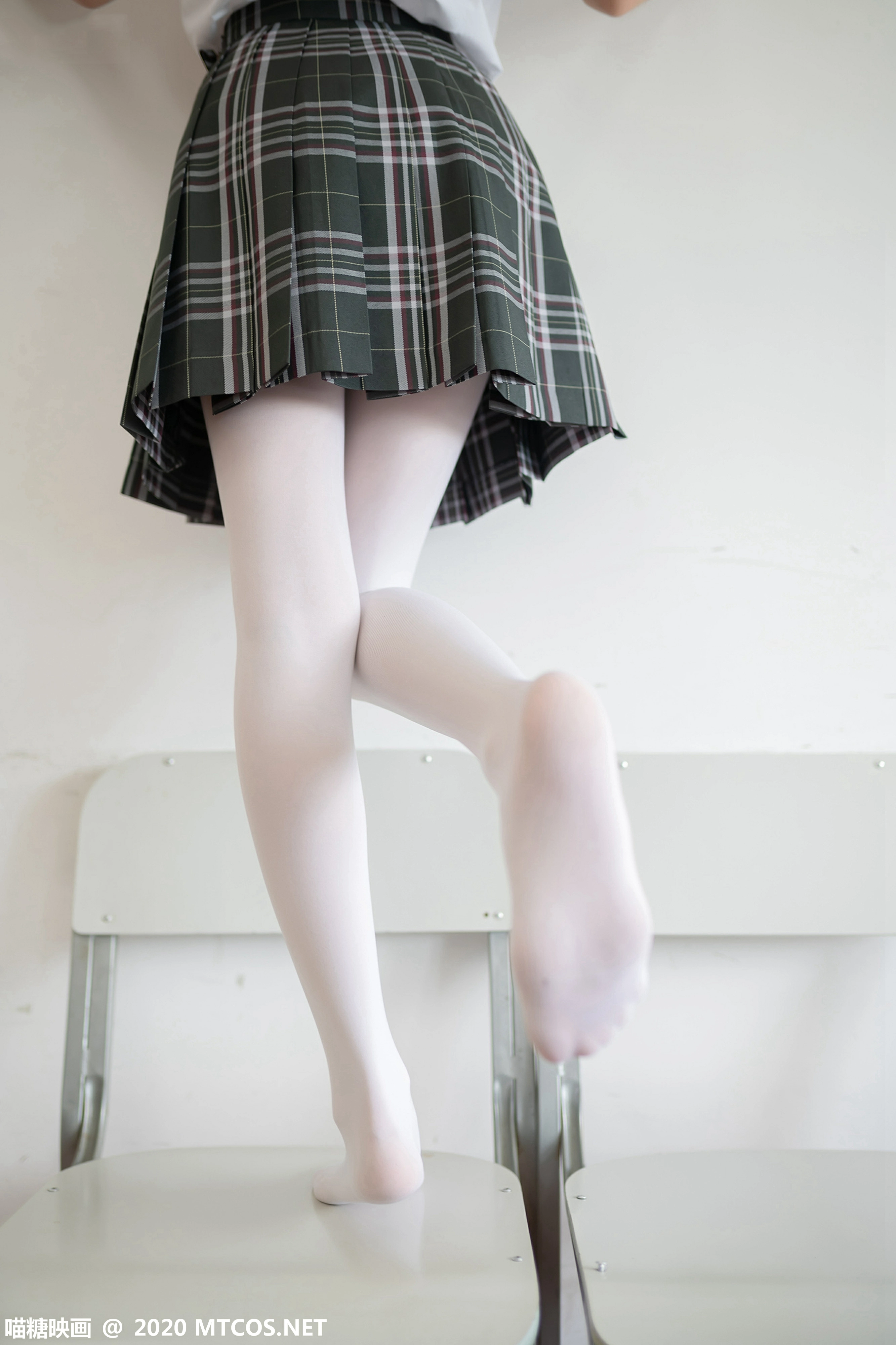 [喵糖映画]JKL.008 清纯萝莉 夏季JK制服与短裙加白色丝袜美腿性感私房写真集,
