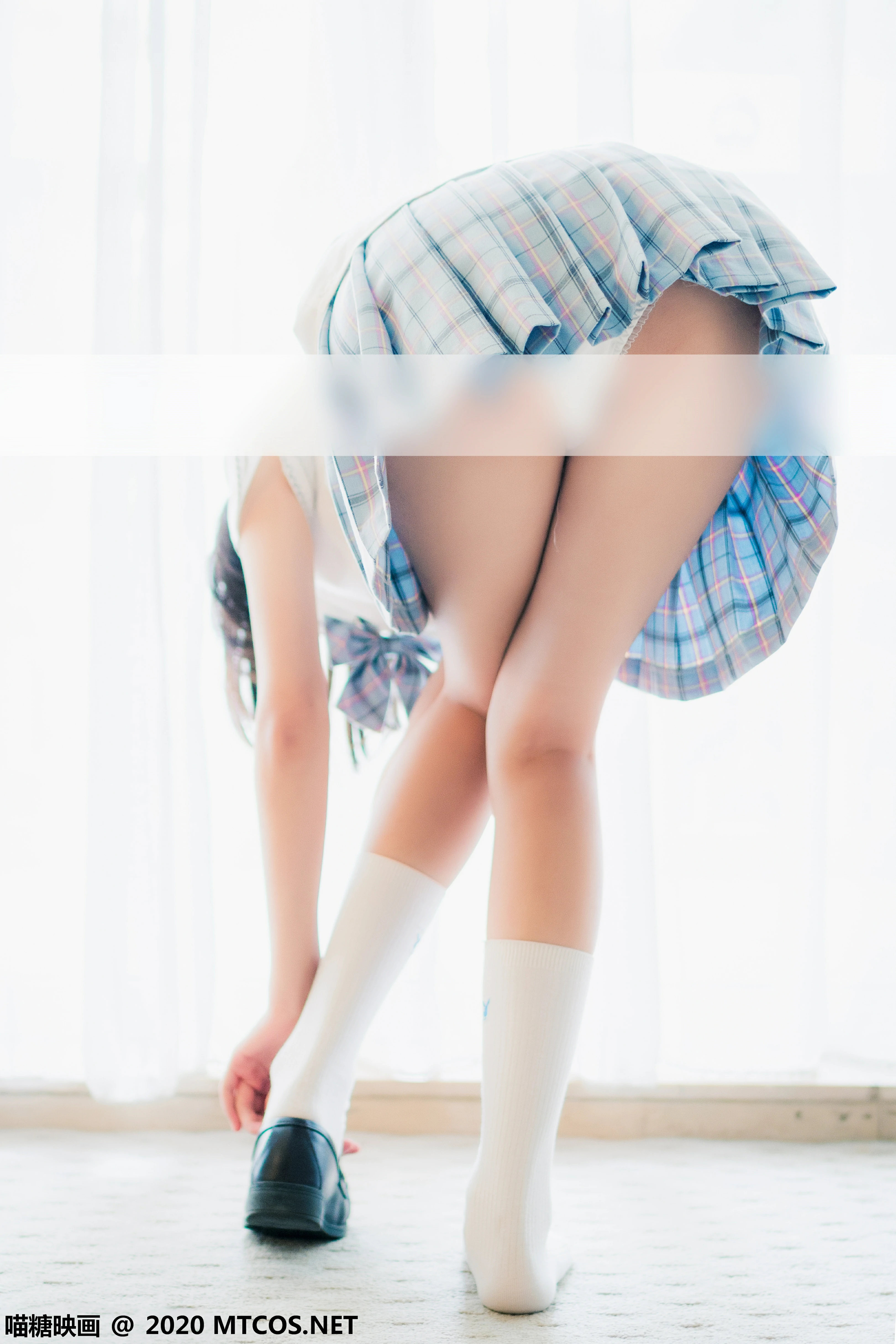 [喵糖映画]VOL.086 清纯白嫩少女萝莉 白色JK制服加短裙性感私房写真集,