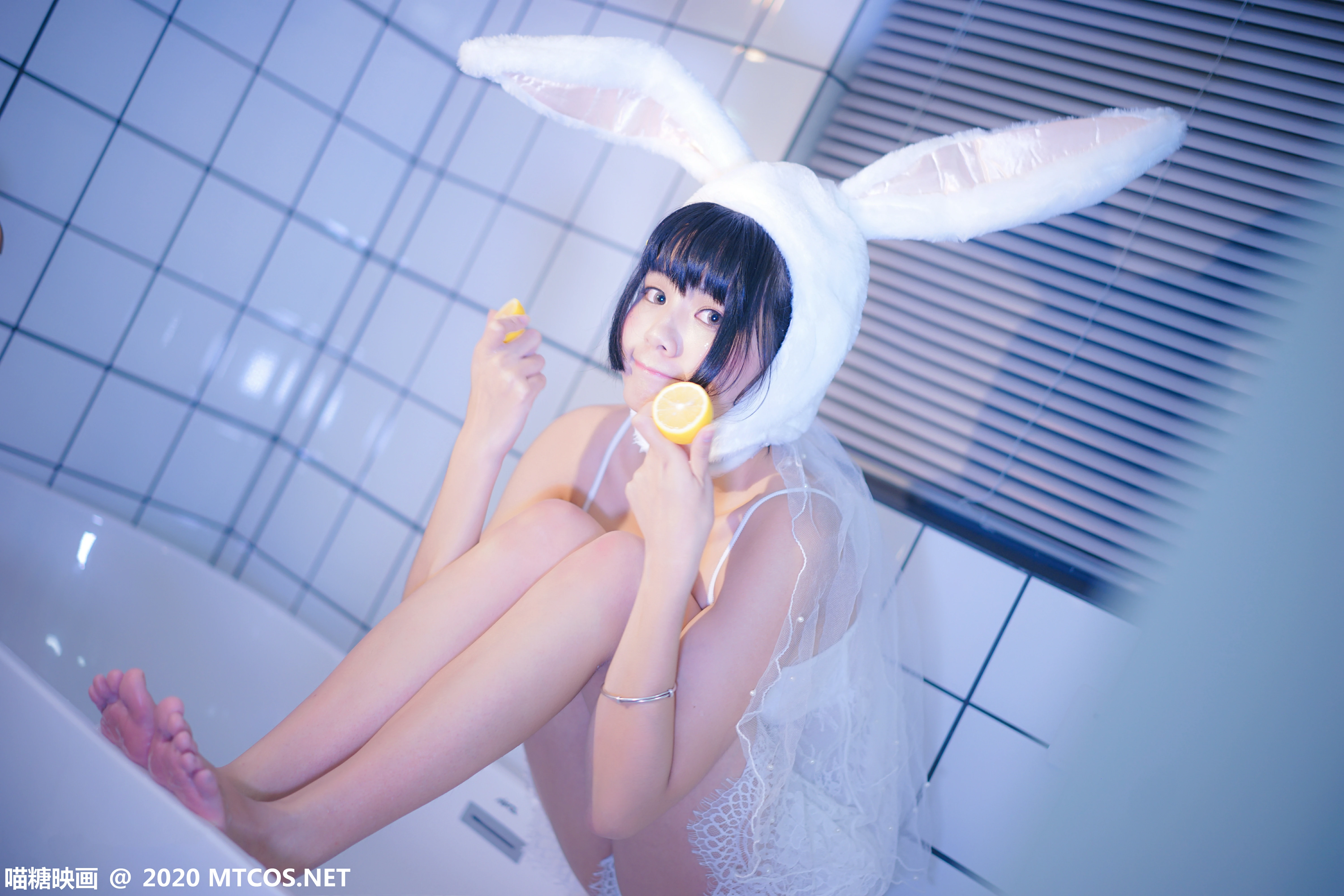 [喵糖映画]VOL.255 浴缸里的兔女郎 白色透视情趣内衣性感私房写真集,