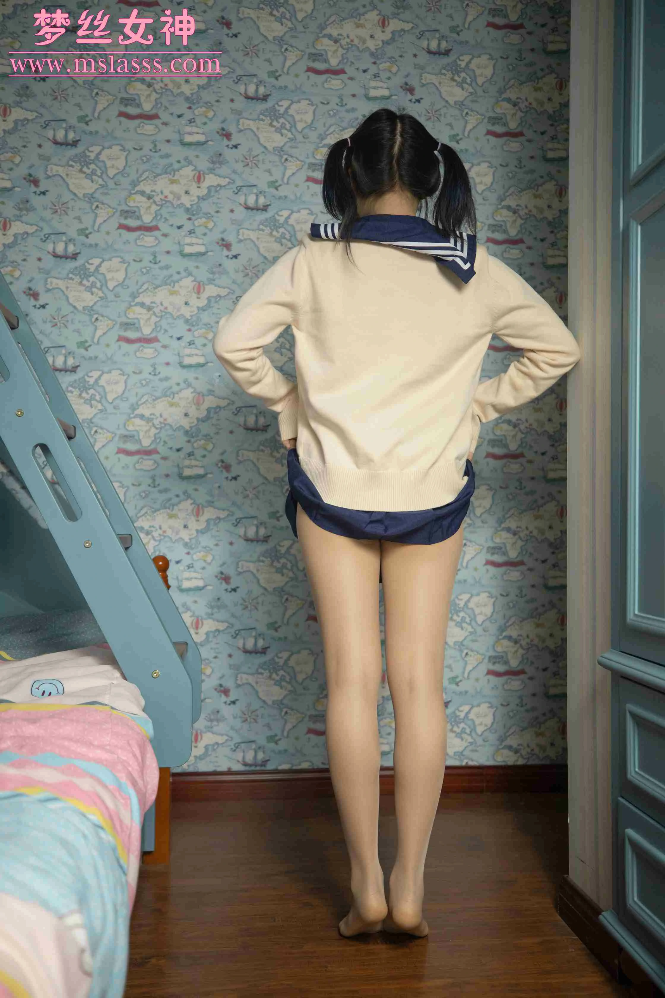 [MSLASS梦丝女神]NO.145 小奶喵 丝丝 米色JK制服与蓝色短裙加肉丝美腿性感私房写真集,