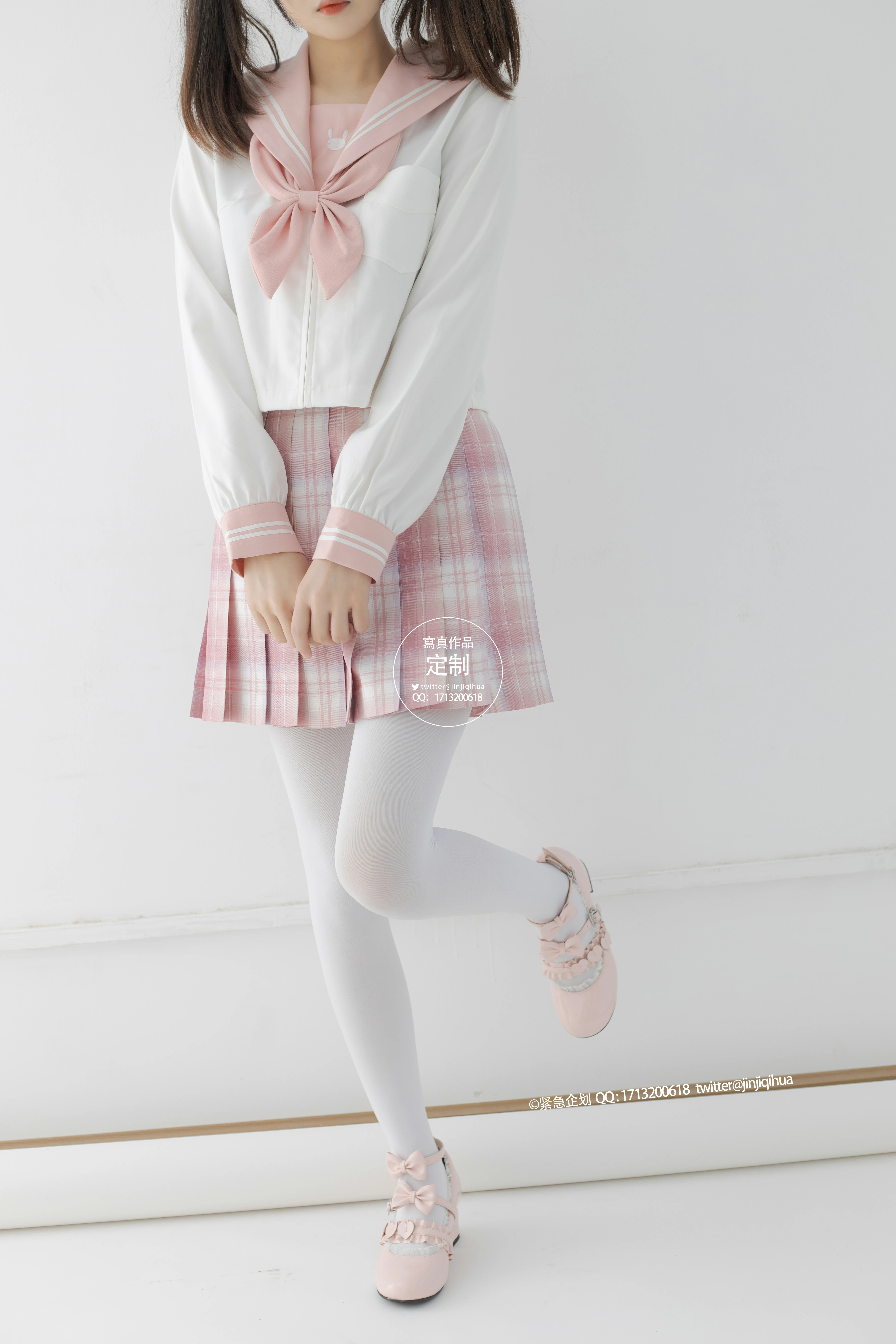 [紧急企划]G-001 清纯萝莉小学妹 白色JK制服与粉色短裙加白色丝袜美腿性感私房写真集,