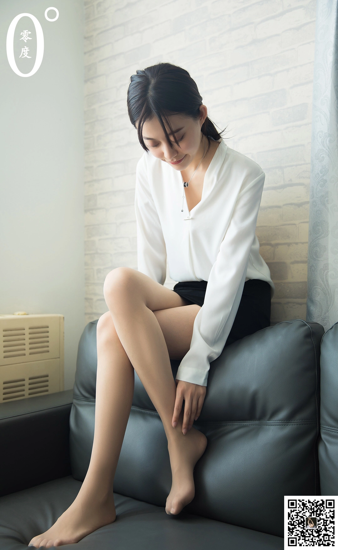 [LD零度摄影]NO.010 性感女秘书 金子 白色衬衫与黑色短裙加肉丝美腿私房写真集,
