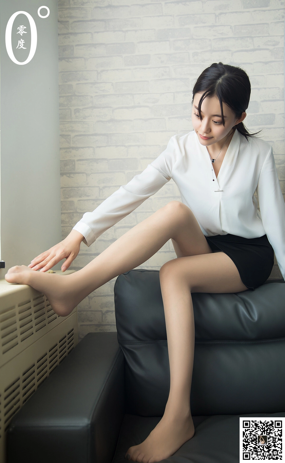 [LD零度摄影]NO.010 性感女秘书 金子 白色衬衫与黑色短裙加肉丝美腿私房写真集,