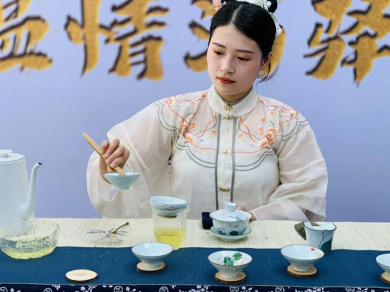 素斋禅茶奉旅人 安徽高速九华山服务区举办假期特色活动