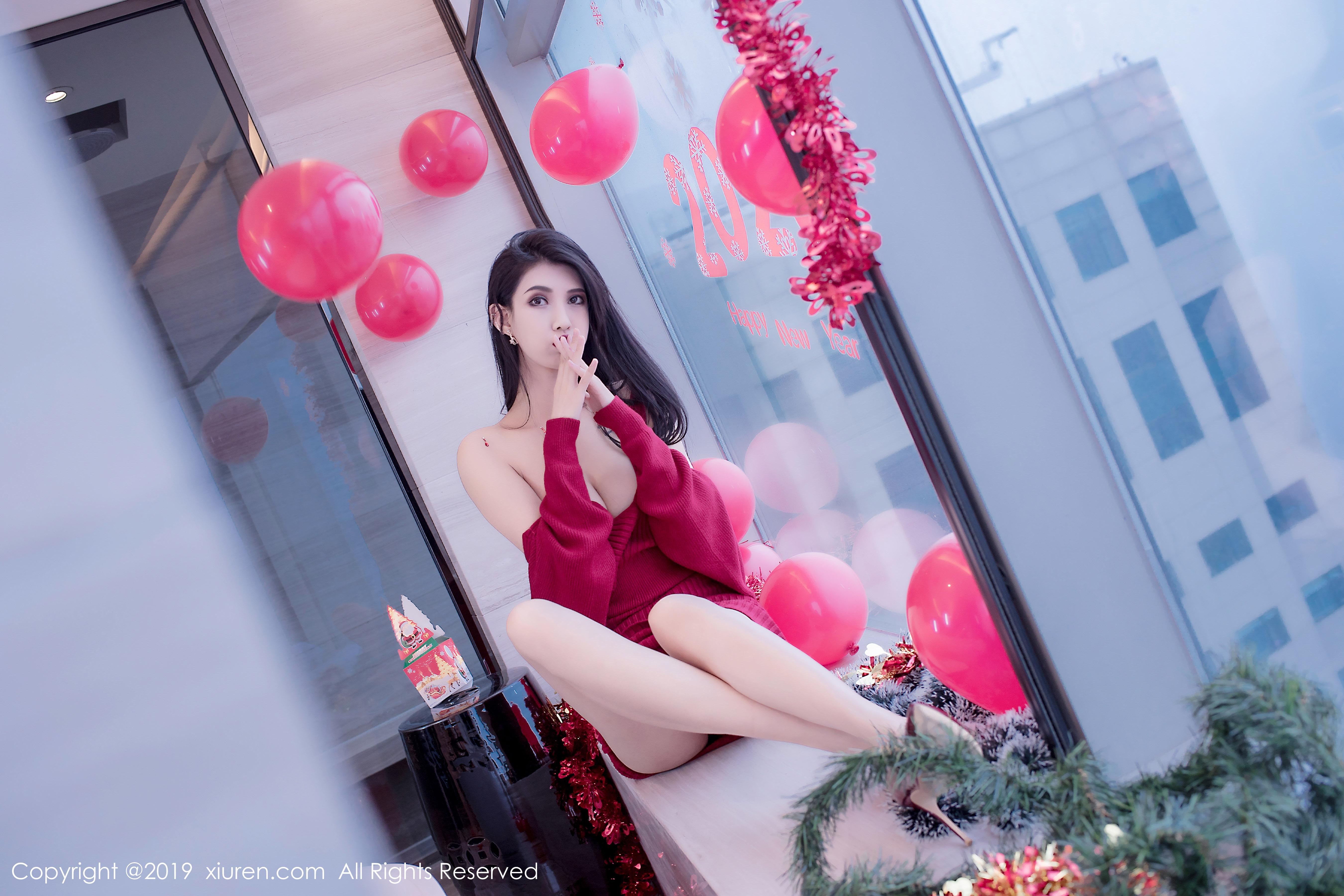 [XiuRen秀人网]XR20191223N01871 葛征Model 红色吊带裸背连衣裙与内衣加黑丝美腿性感私房写真集,