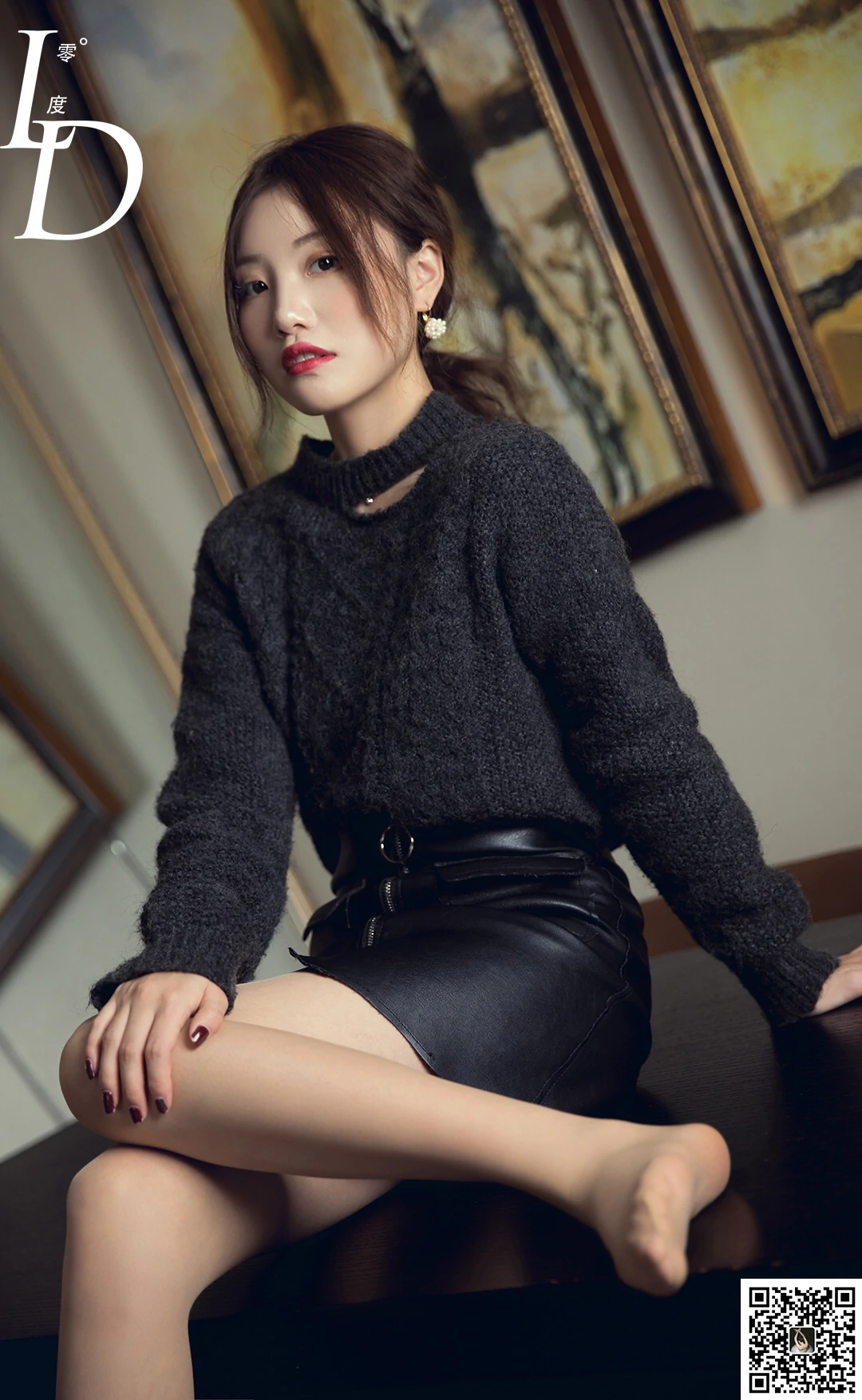 [LD零度摄影]NO.040 模特雅丽 黑色毛衣与短裙加肉丝美腿玉足性感私房写真集,