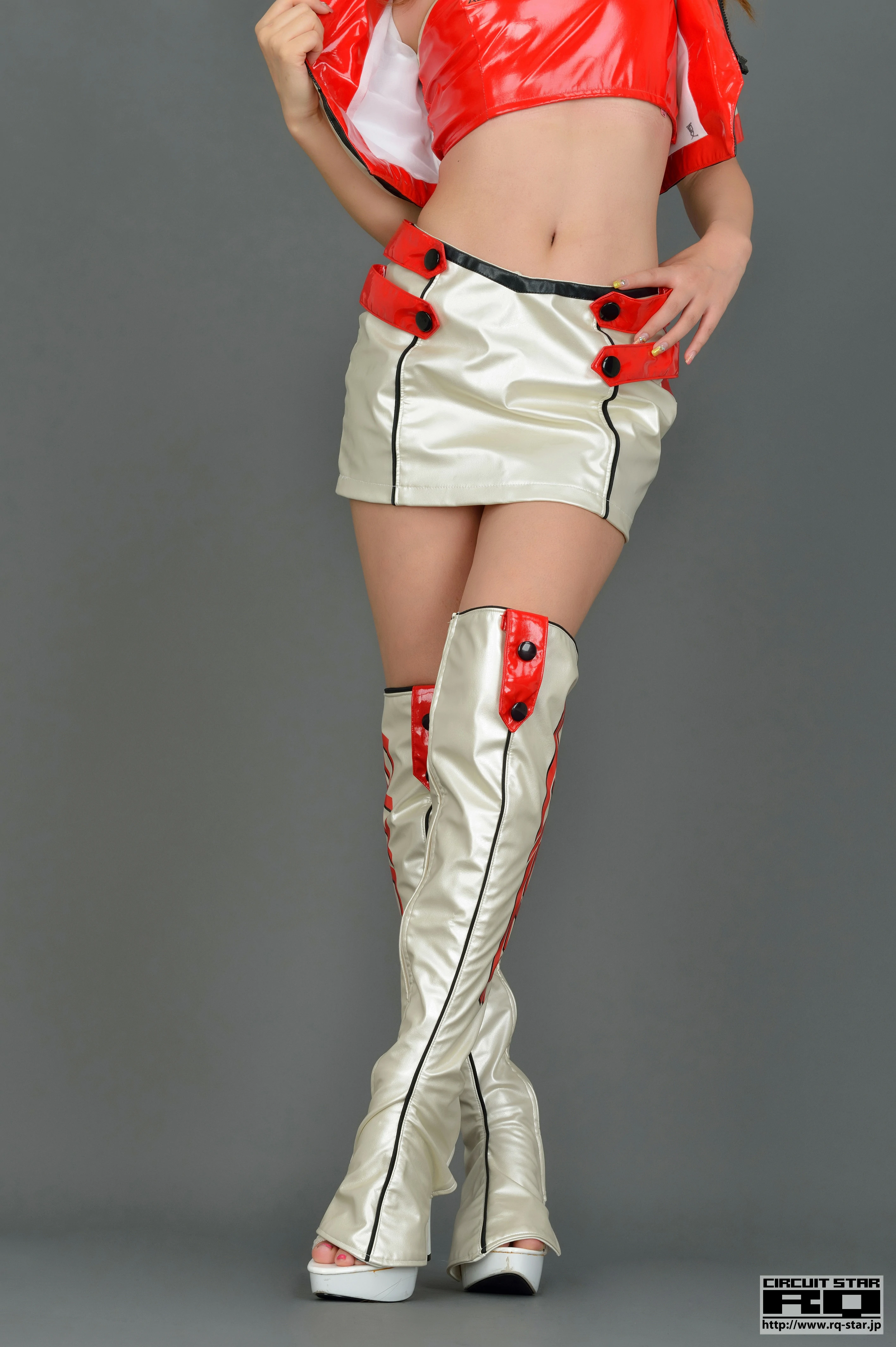 [RQ-STAR写真]NO.00693 夏川マノン Manon Natsukawa 红色赛车女郎制服加短裙性感私房写真集,