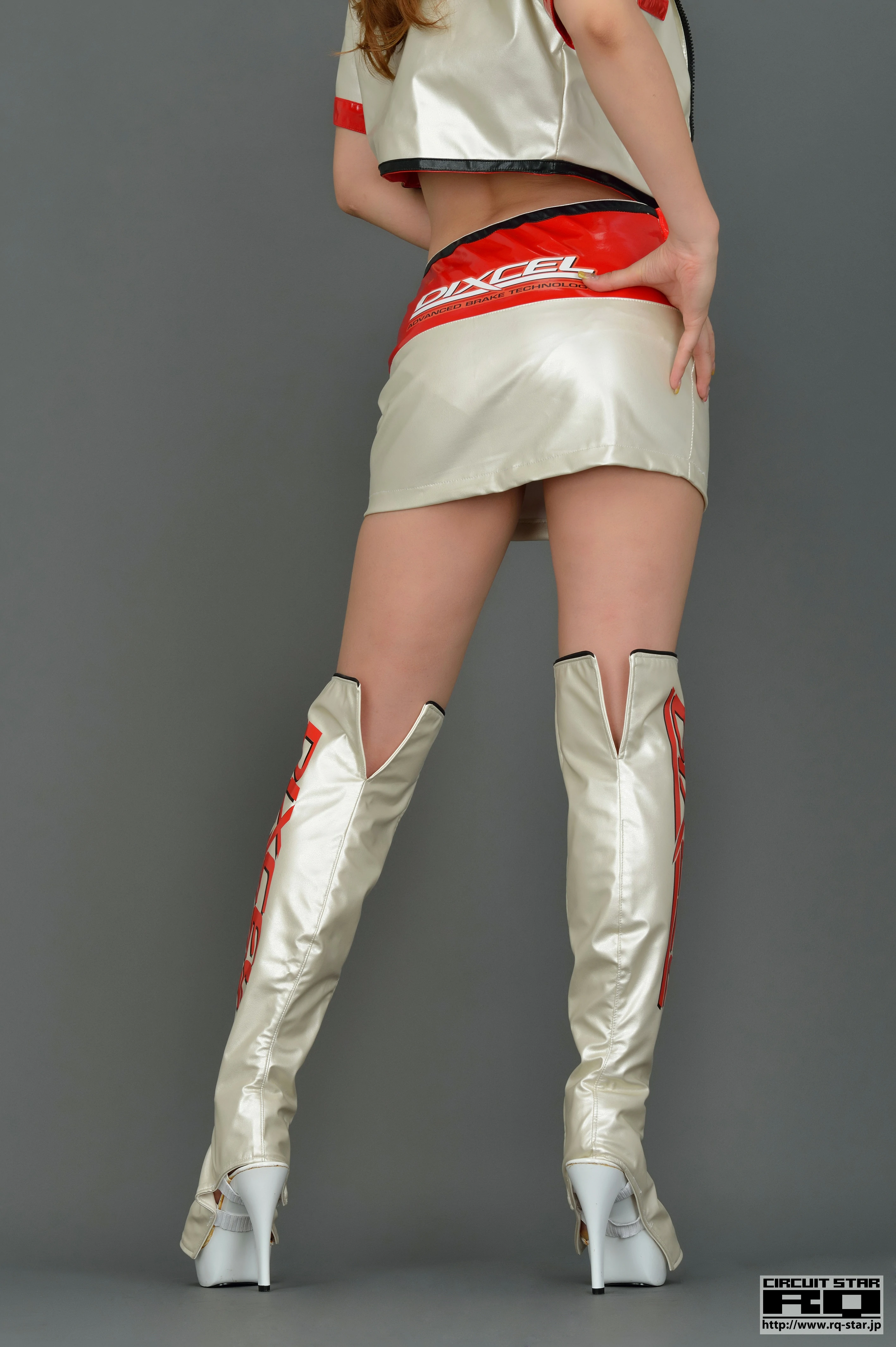 [RQ-STAR写真]NO.00693 夏川マノン Manon Natsukawa 红色赛车女郎制服加短裙性感私房写真集,