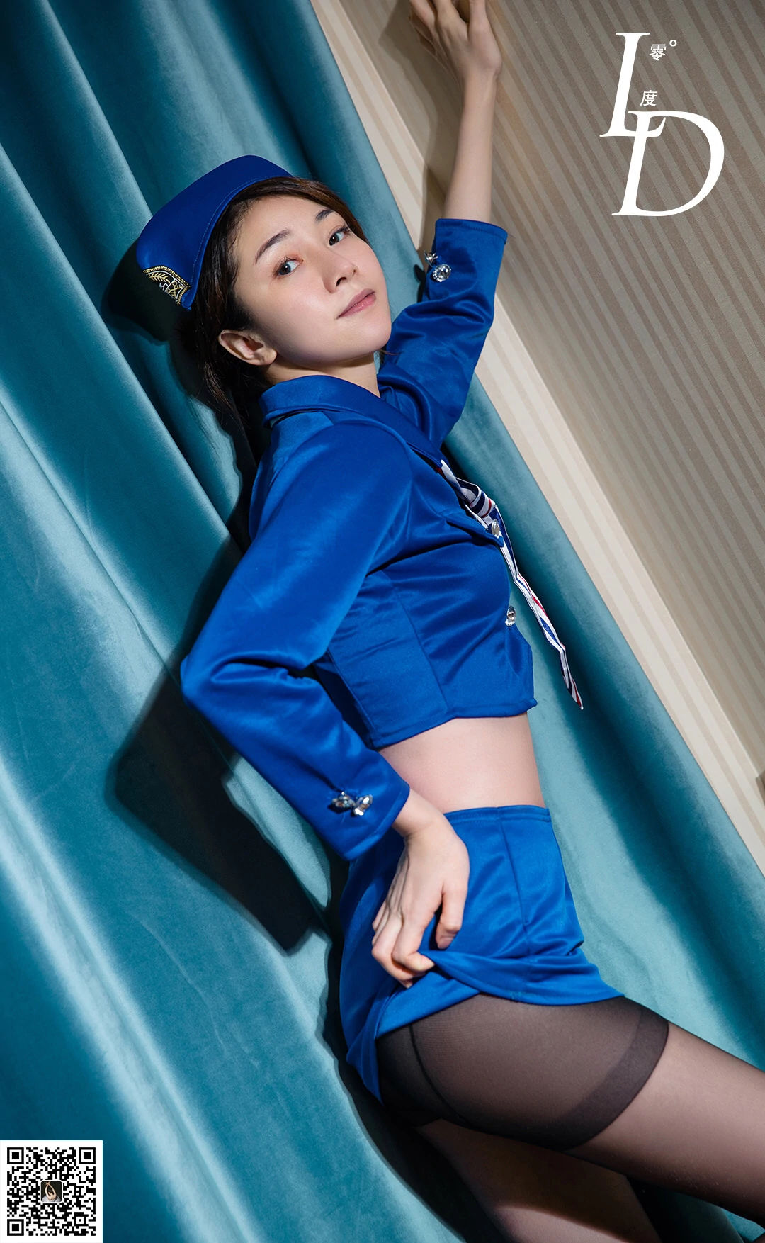 [LD零度摄影]NO.049 模特 糖糖 蓝色空姐制服与短裙加黑丝美腿性感私房写真集,
