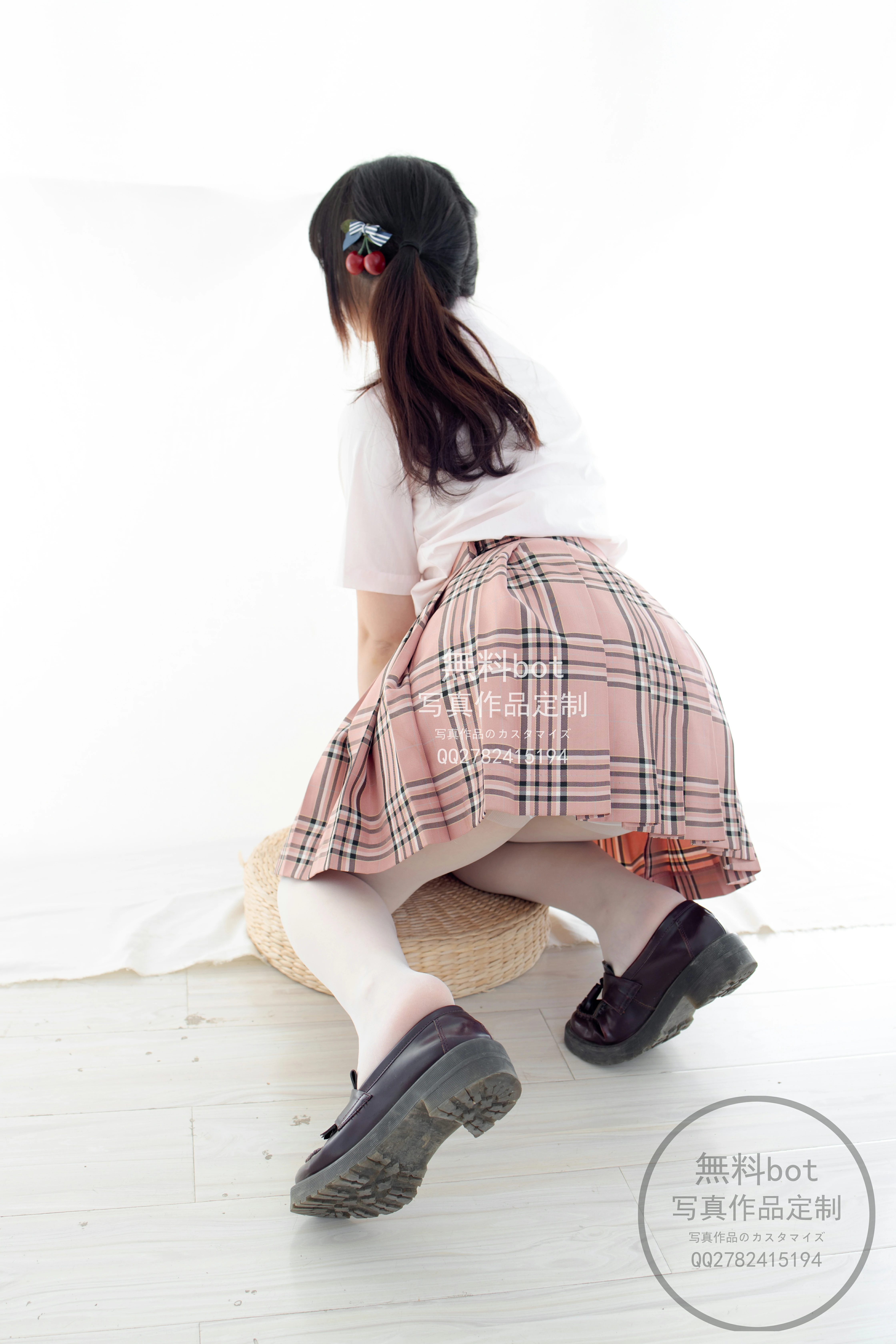[森萝财团]無料001 清纯少女小萝莉 粉色JK制服与短裙加白色丝袜美腿性感私房写真集,