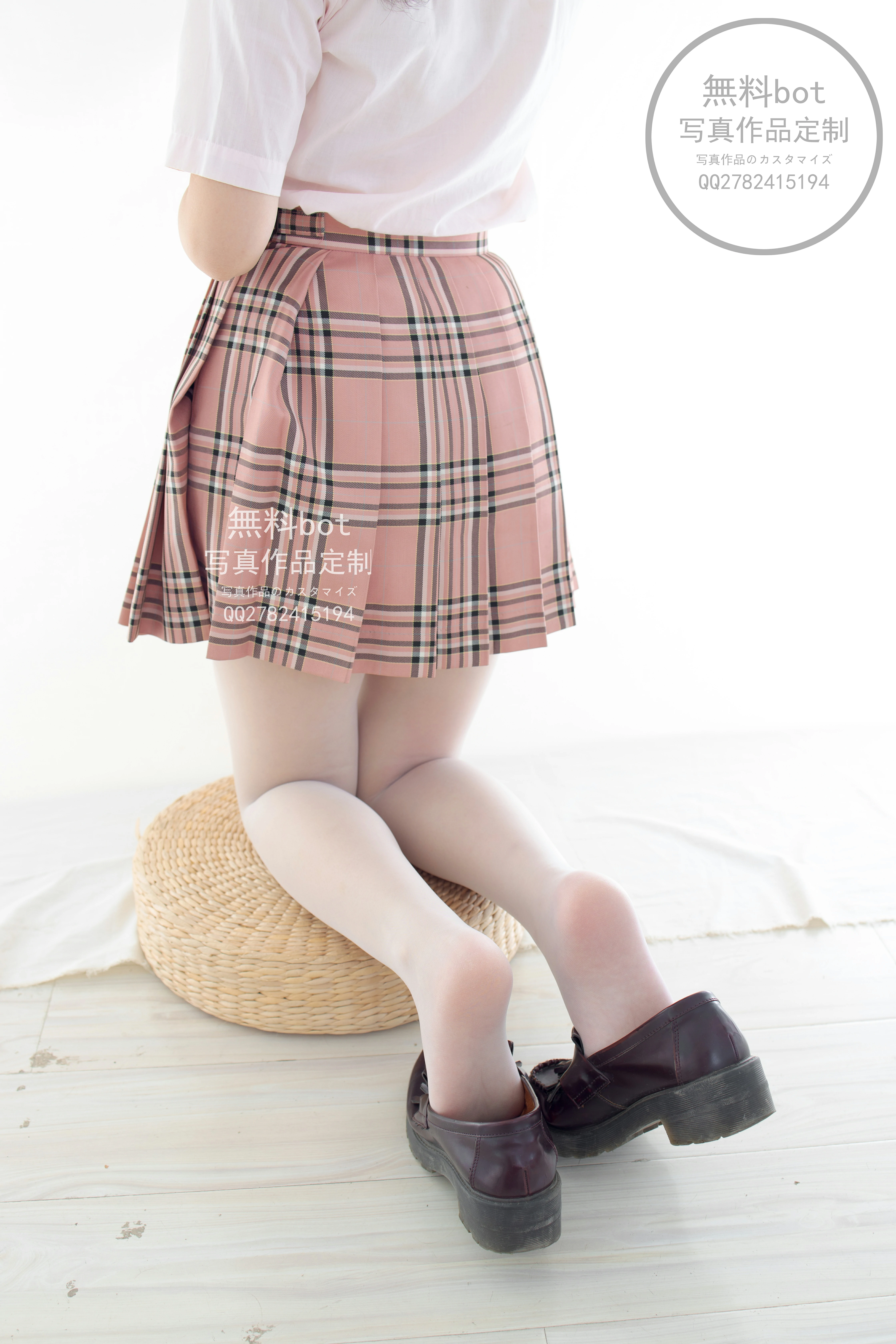 [森萝财团]無料001 清纯少女小萝莉 粉色JK制服与短裙加白色丝袜美腿性感私房写真集,