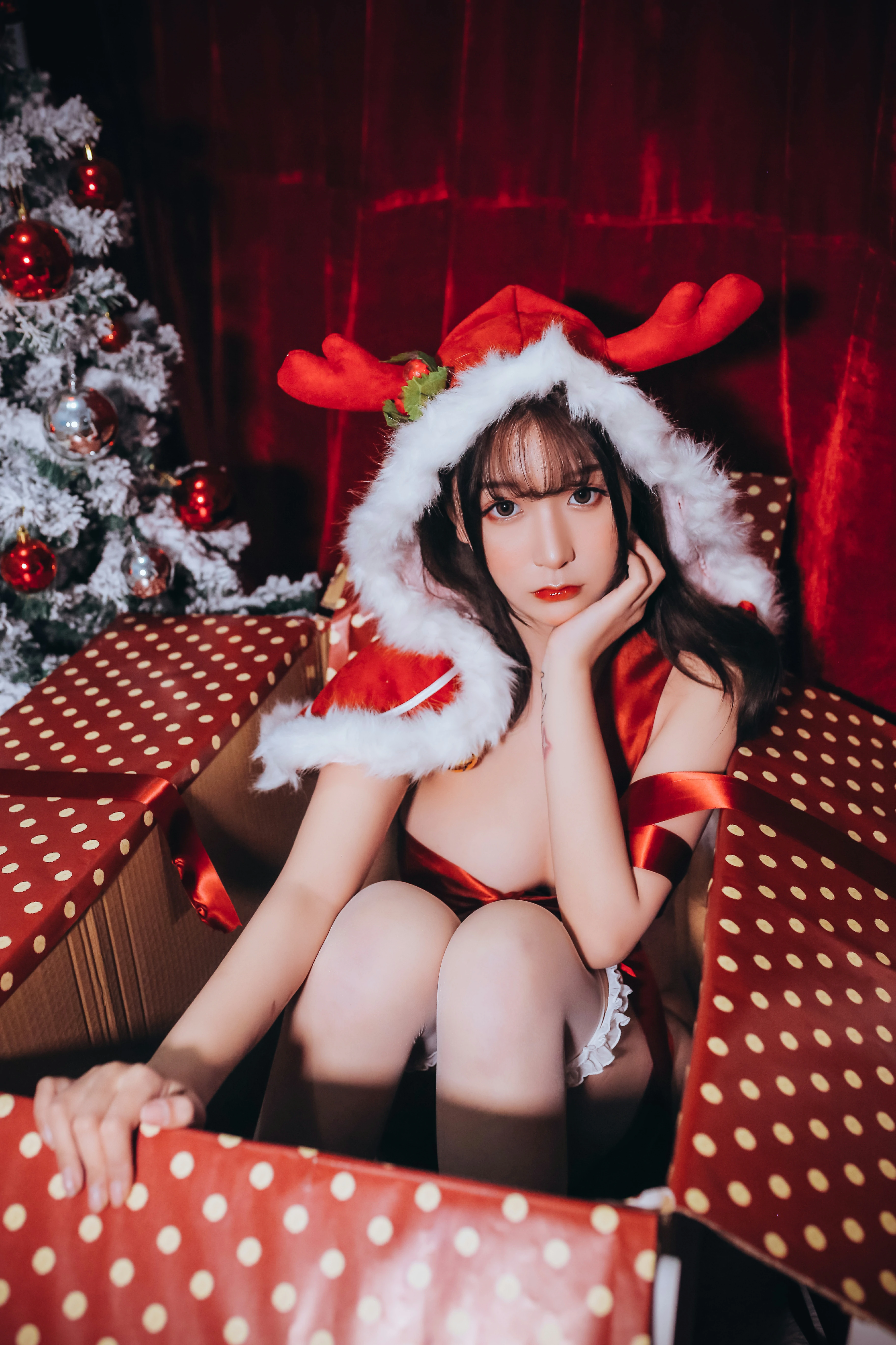 圣诞女郎 猫九酱Sakura 红色情趣内衣性感私房写真集,