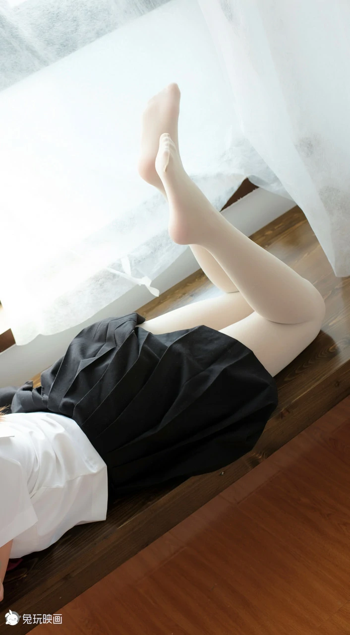 [兔玩映画]B71.005 清纯少女萝莉 情趣JK制服裙加白色丝袜美腿性感私房写真集,