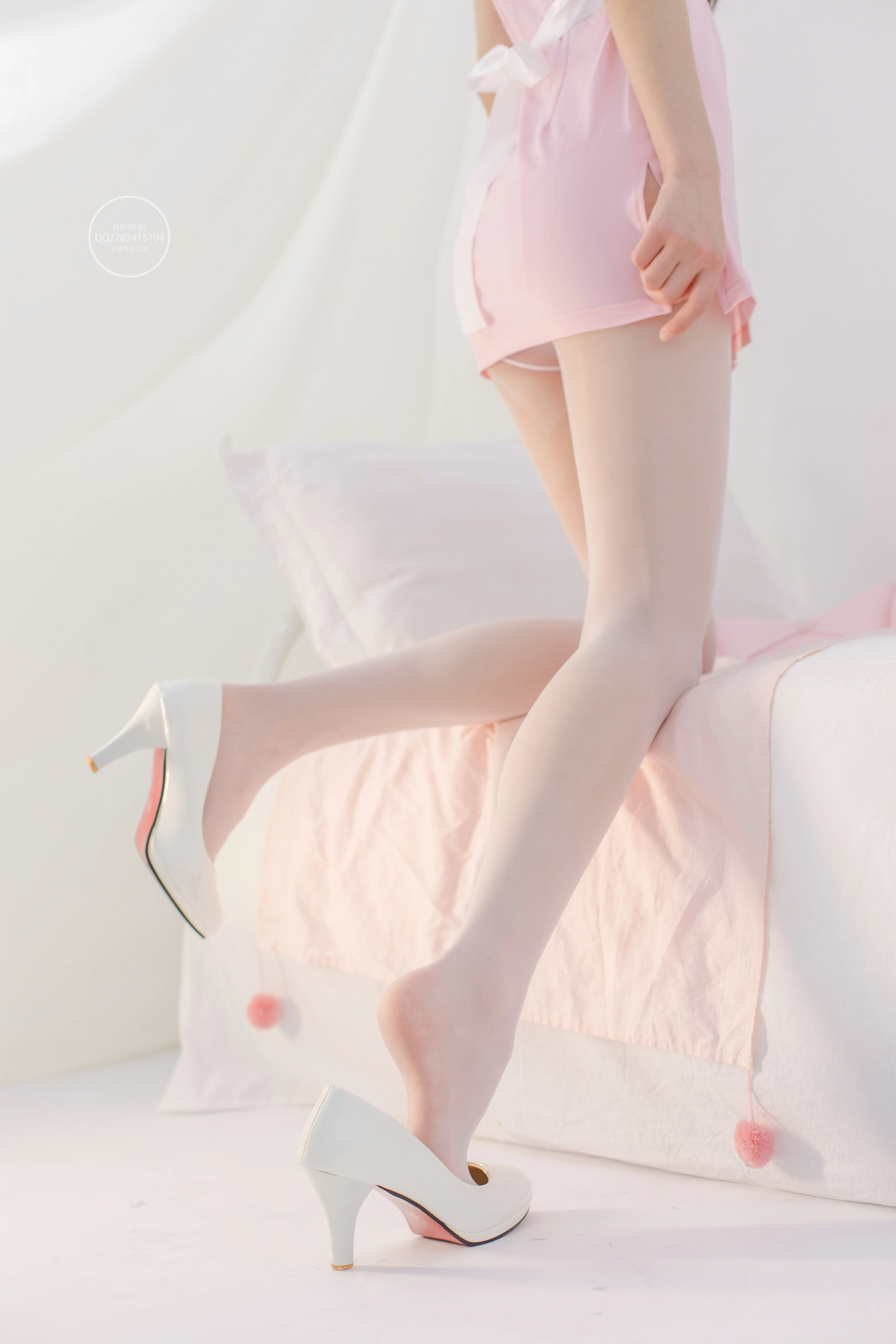 [森萝财团]有料NO.041 清纯萝莉少女 粉色护士制服裙加白色丝袜美腿性感私房写真集,