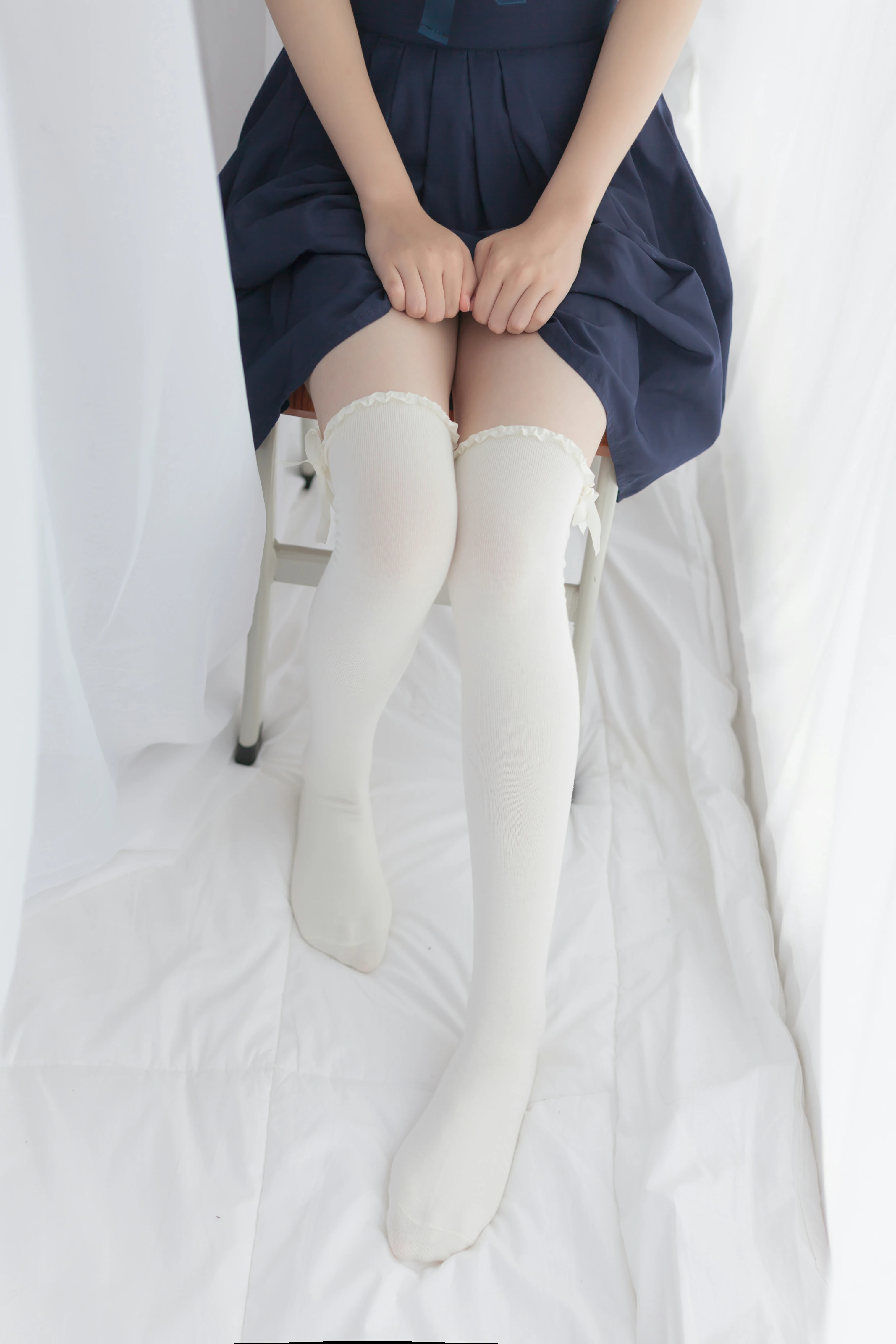 [少女秩序]VOL.008 清纯萝莉小学妹 白色JK制服与蓝色短裙加白色丝袜美腿性感私房写真集,