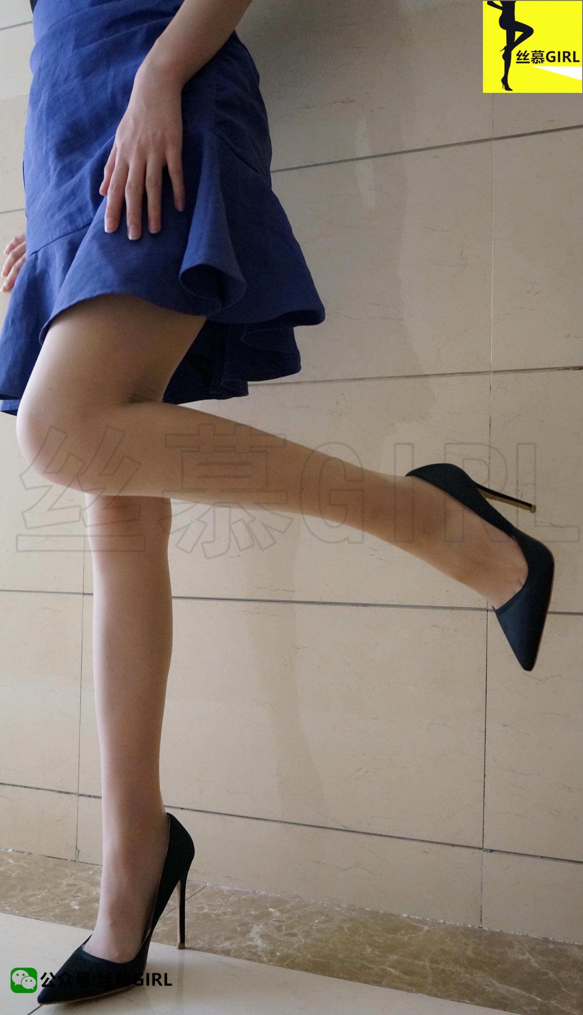 [丝慕GIRL]NO.001 模特：秋秋 《夏天尾巴上的肉丝》蓝色短裙加肉丝美腿性感写真,