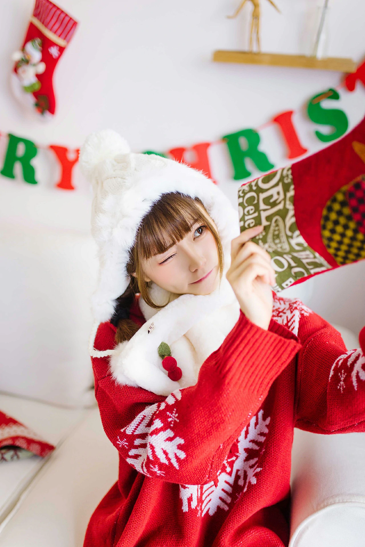 圣诞节 清纯少女 绮太郎Kitaro 红色连身毛衣居家私房写真集,