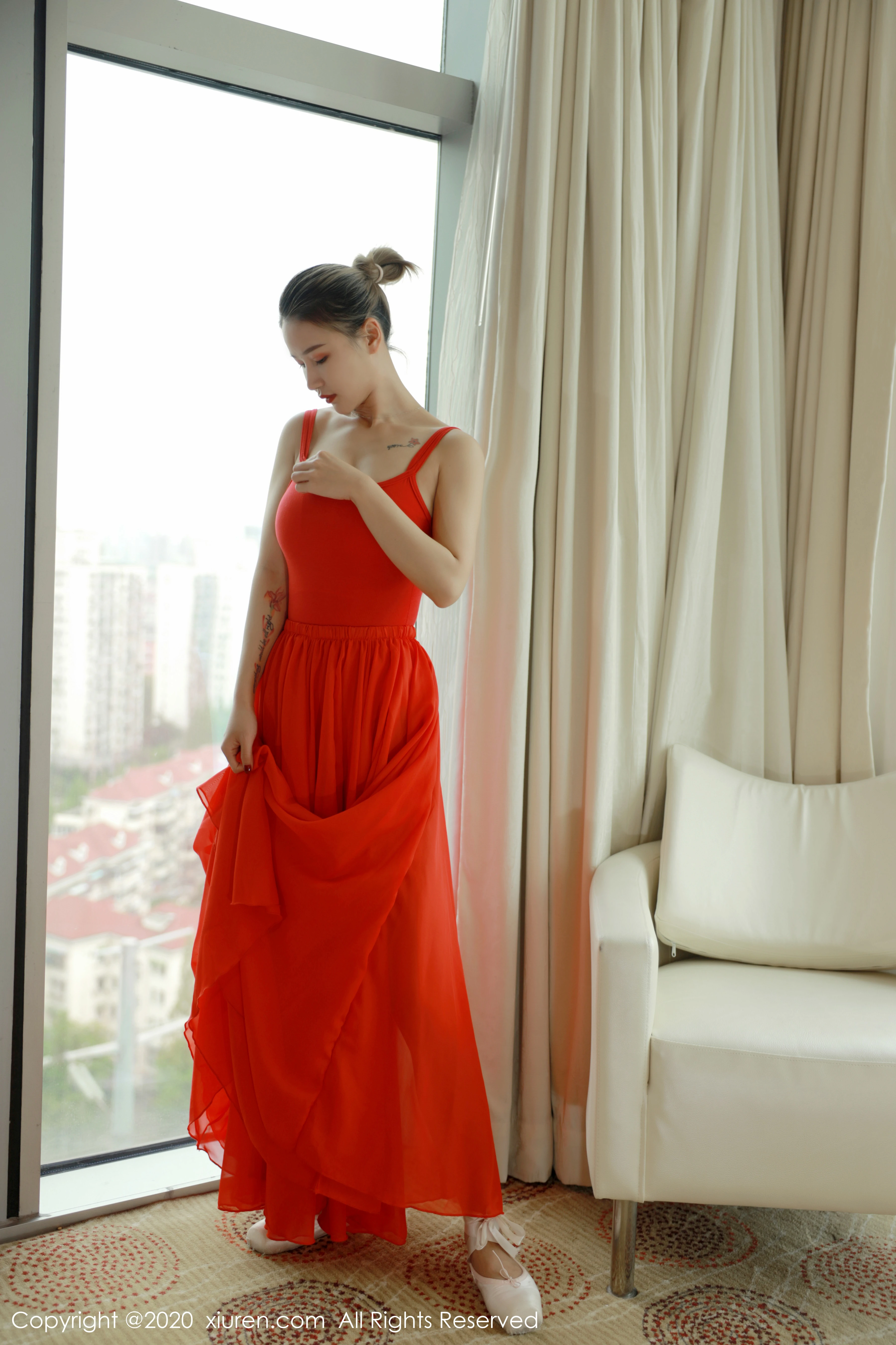 [XiuRen秀人网]XR20200506N02219 小壁虎吖 红色体操内衣加透视长裙性感写真,