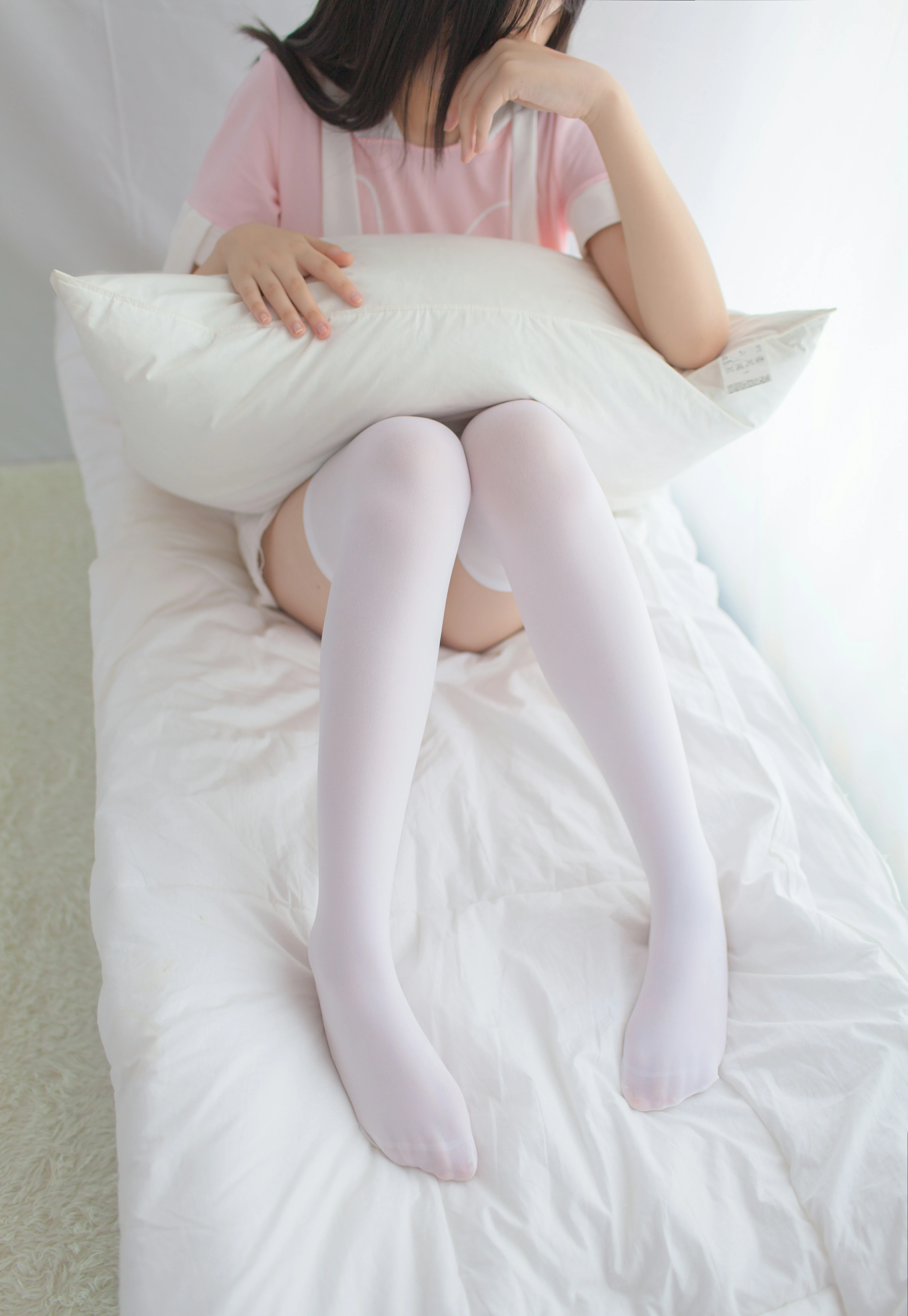 [少女秩序]VOL.011 清纯萝莉小学妹 粉色短袖与白色短裙加白色丝袜美腿性感私房写真集,