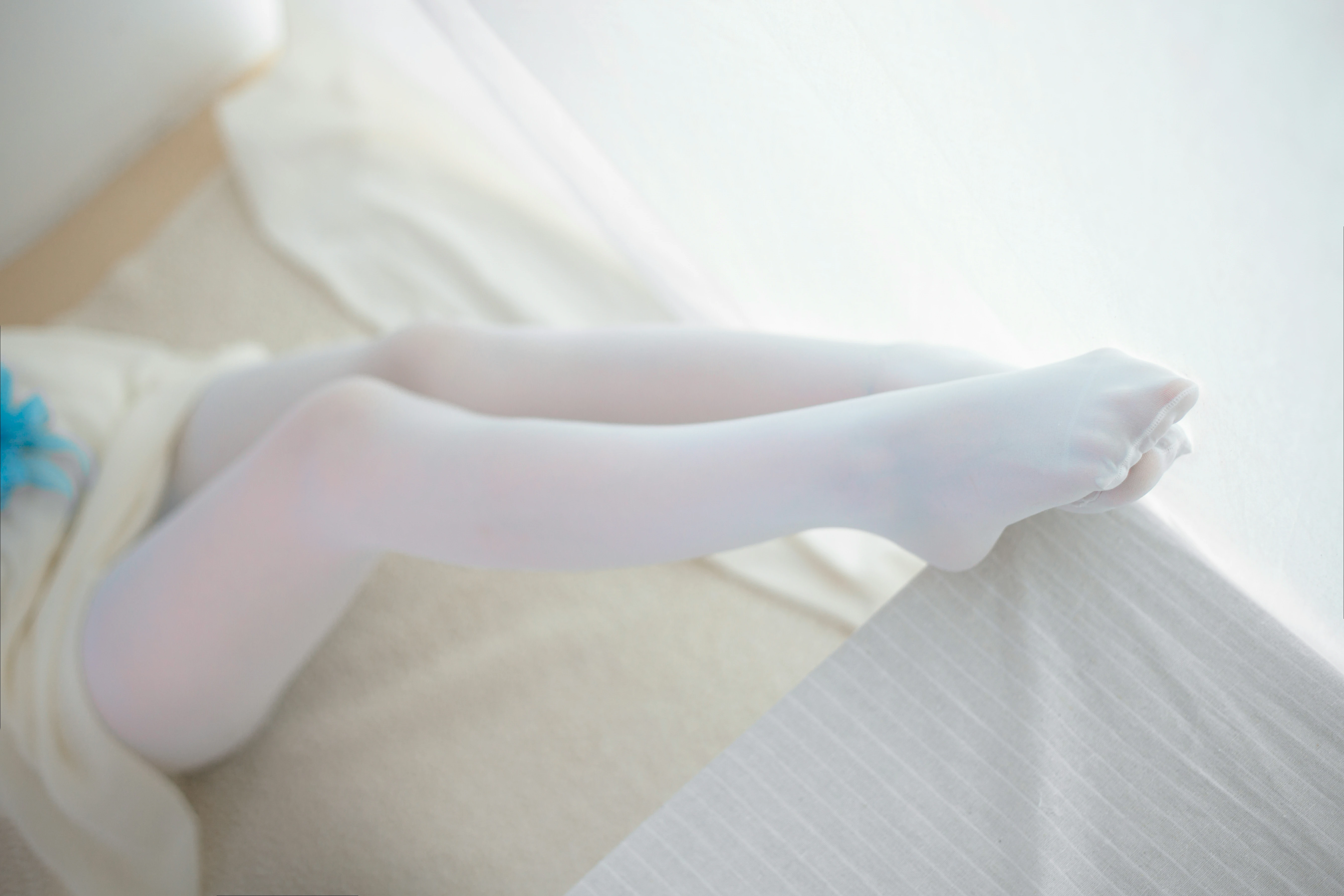[少女秩序]VOL.015 清纯萝莉小学妹 蓝色衬衫与白色短裙加白色丝袜美腿性感私房写真集,
