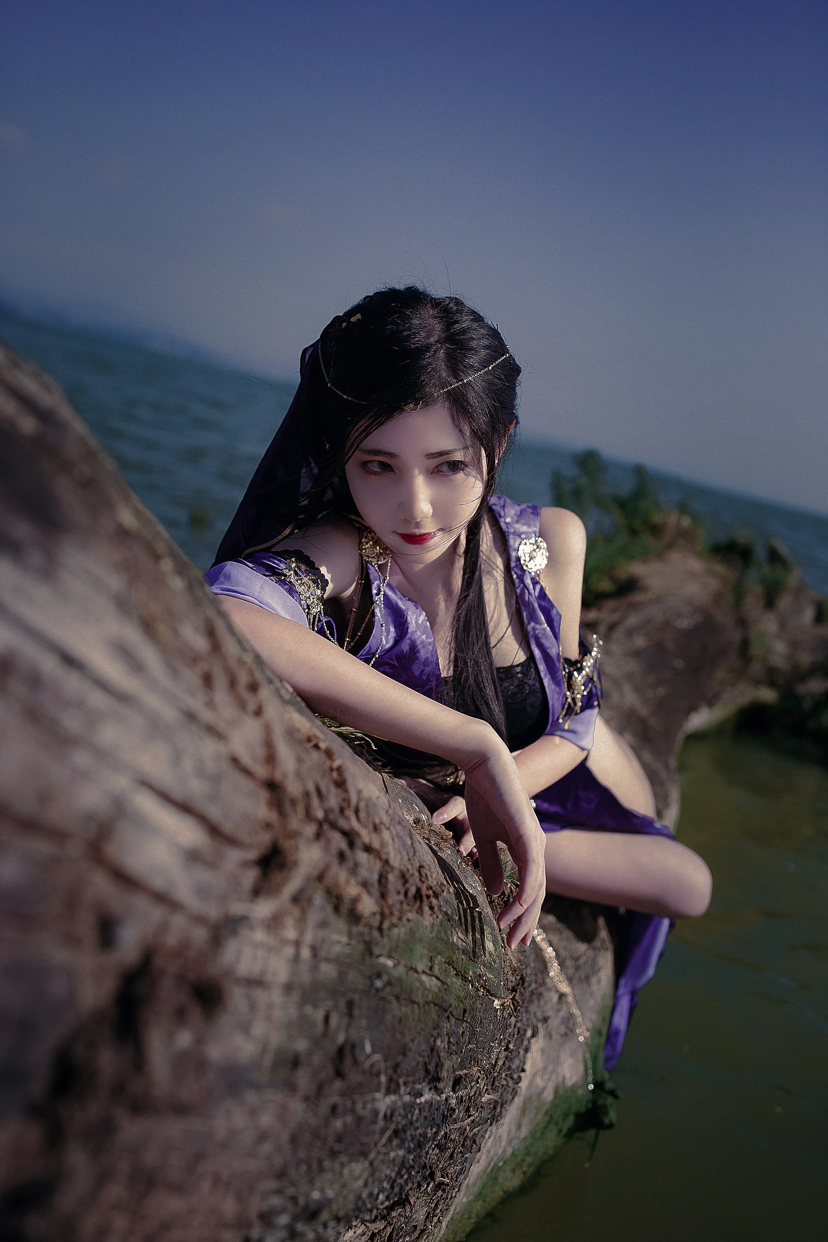 九灵常服 南桃Momoko 紫色情趣制服加黑色内衣性感写真,