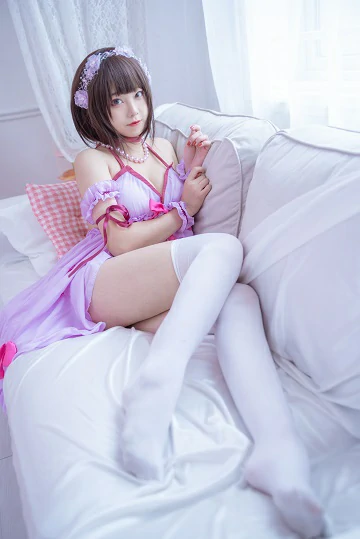 清纯萝莉少女 蜜汁猫裘 白色透视睡衣与紫色情趣内衣性感写真