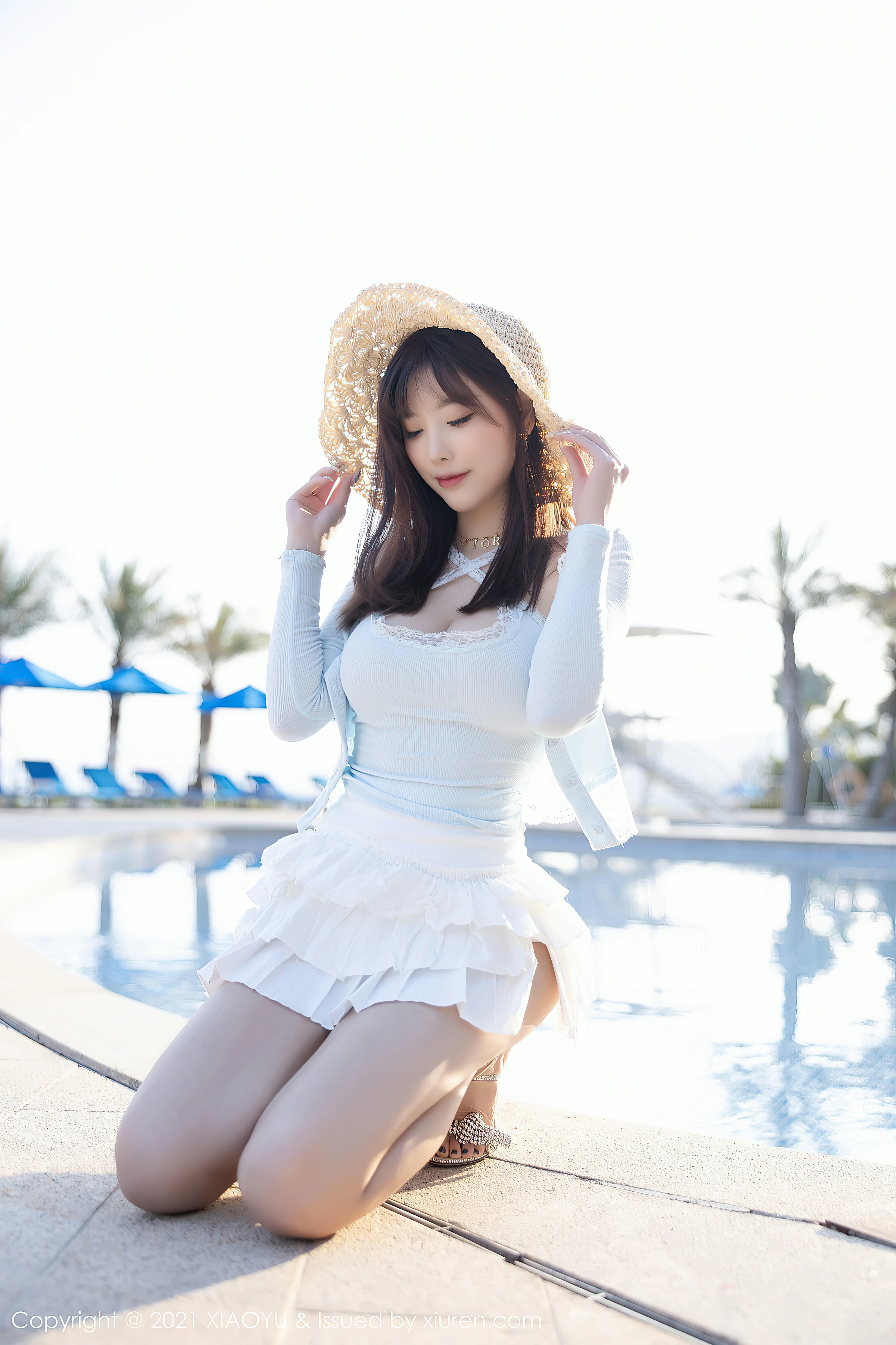 [XIAOYU语画界]YU20210702VOL0562 杨晨晨Yome 蓝色蕾丝上衣加白色短裙沙滩写真,