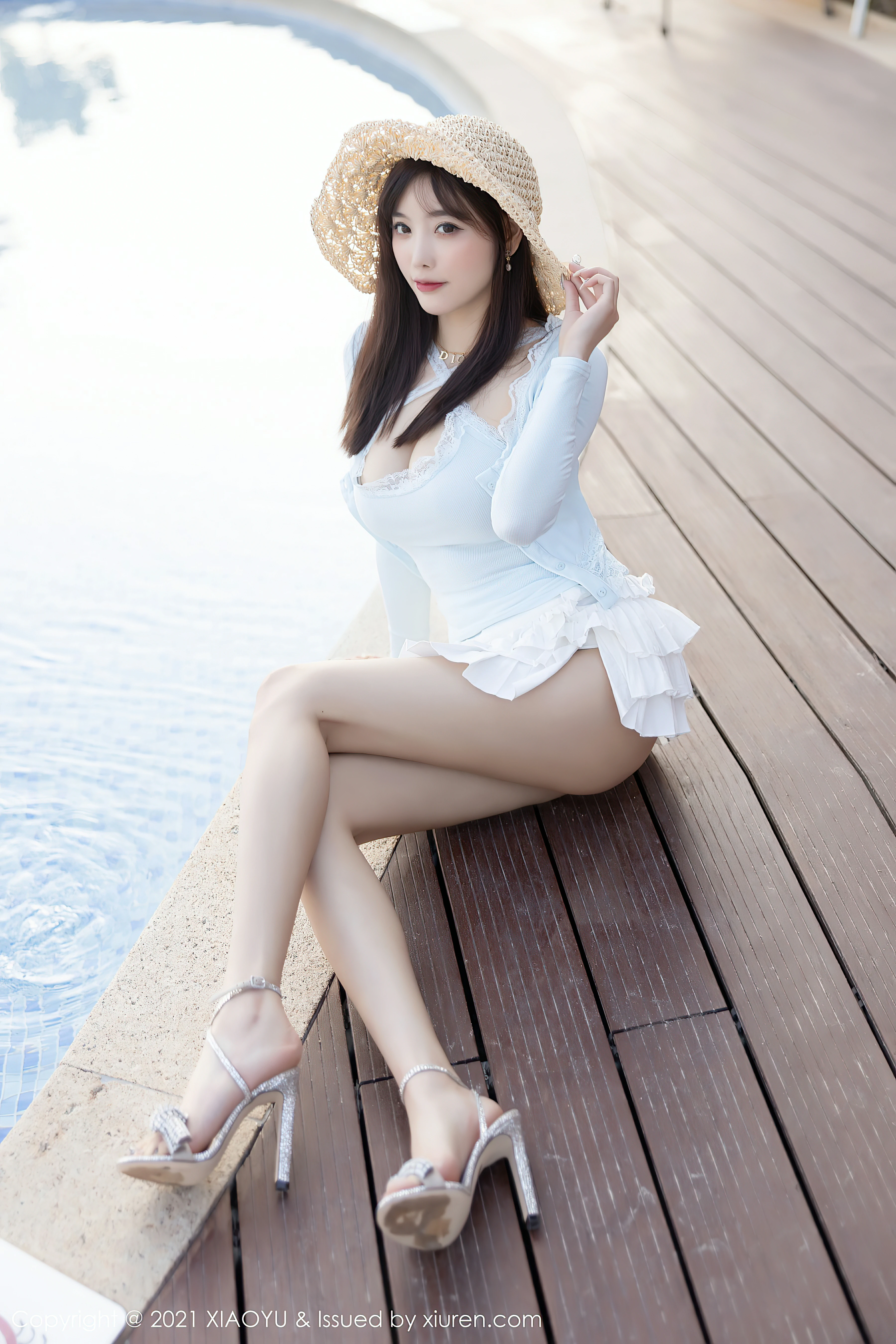 [XIAOYU语画界]YU20210702VOL0562 杨晨晨Yome 蓝色蕾丝上衣加白色短裙沙滩写真,