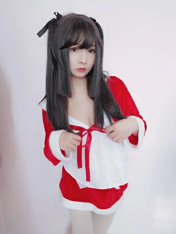 清纯萝莉少女 古川kagura 圣诞节 红色圣诞女郎制服裙加白色丝袜美腿私房写真