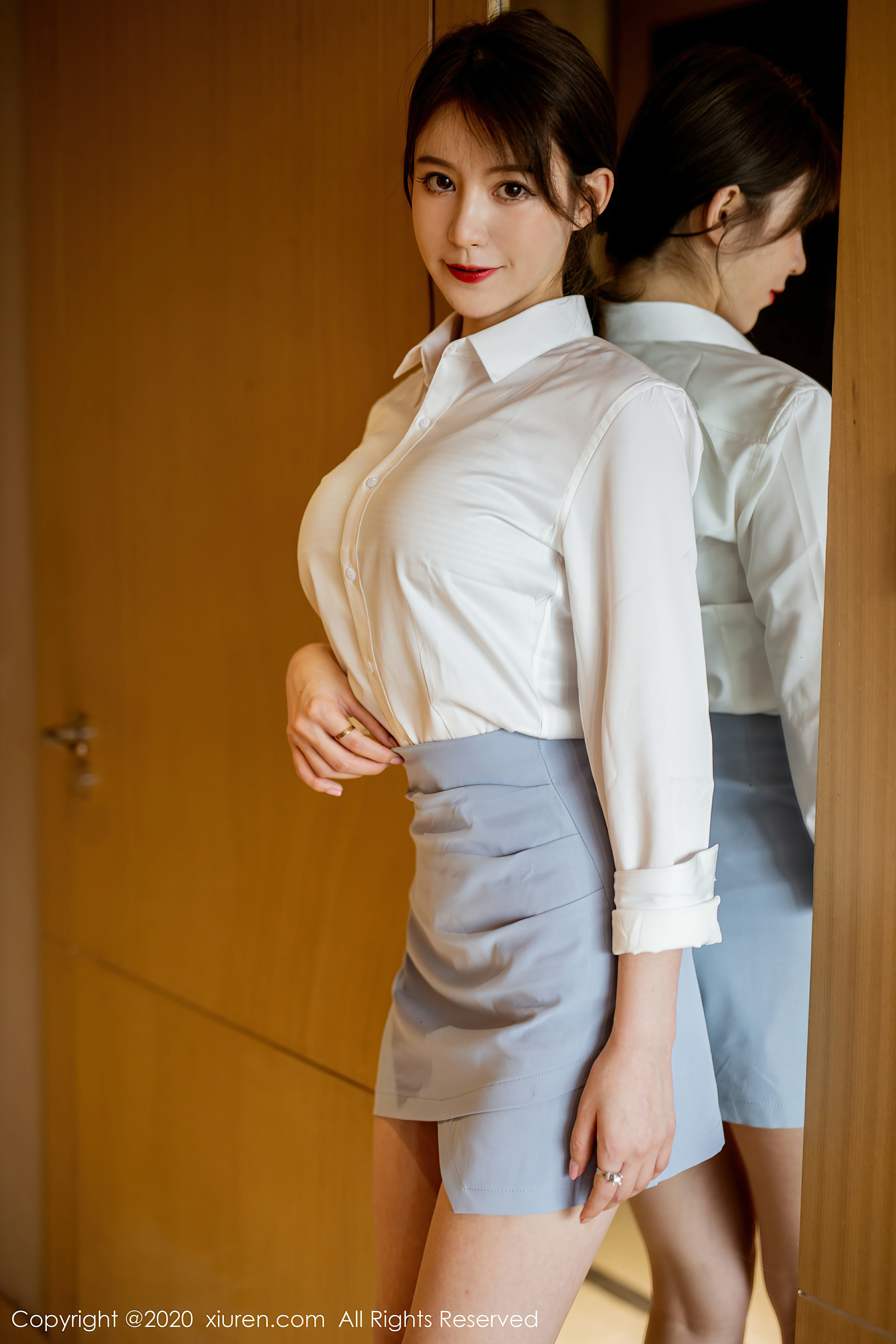 [XiuRen秀人网]XR20200721N02350 性感女秘书 yoo优优 白色衬衫与蓝色短裙加内衣性感私房写真集,