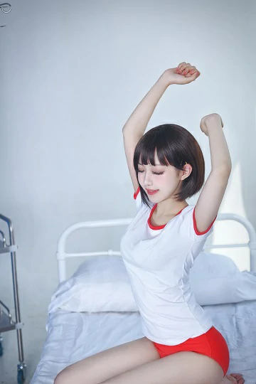 网红清纯少女 Shika小鹿鹿 保健室 白色体操短袖加红色短裤性感私房写真集