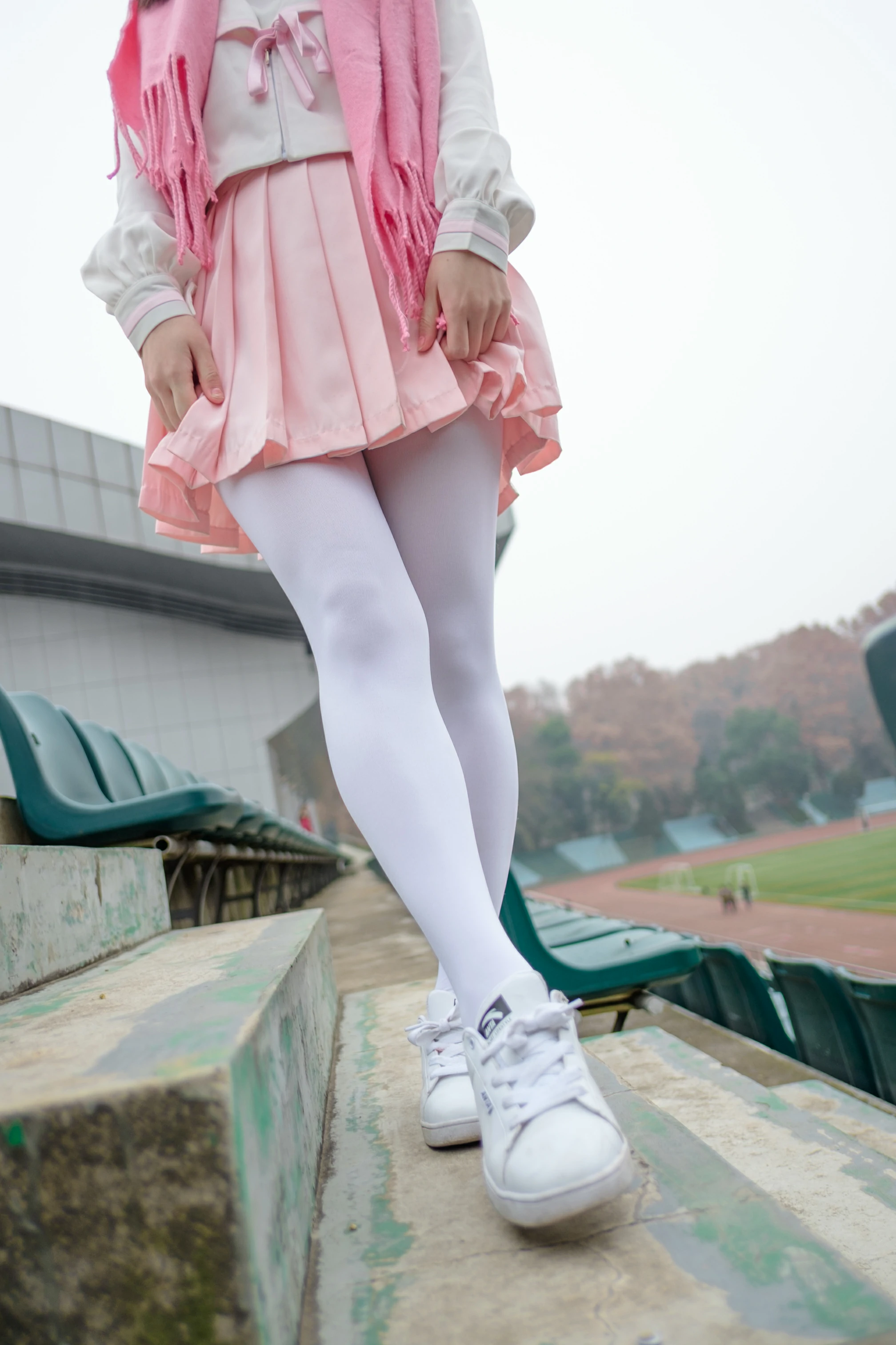 萝莉少女 阿诺不是施瓦辛戈 JK制服与粉色短裙加白色丝袜美腿写真,0019