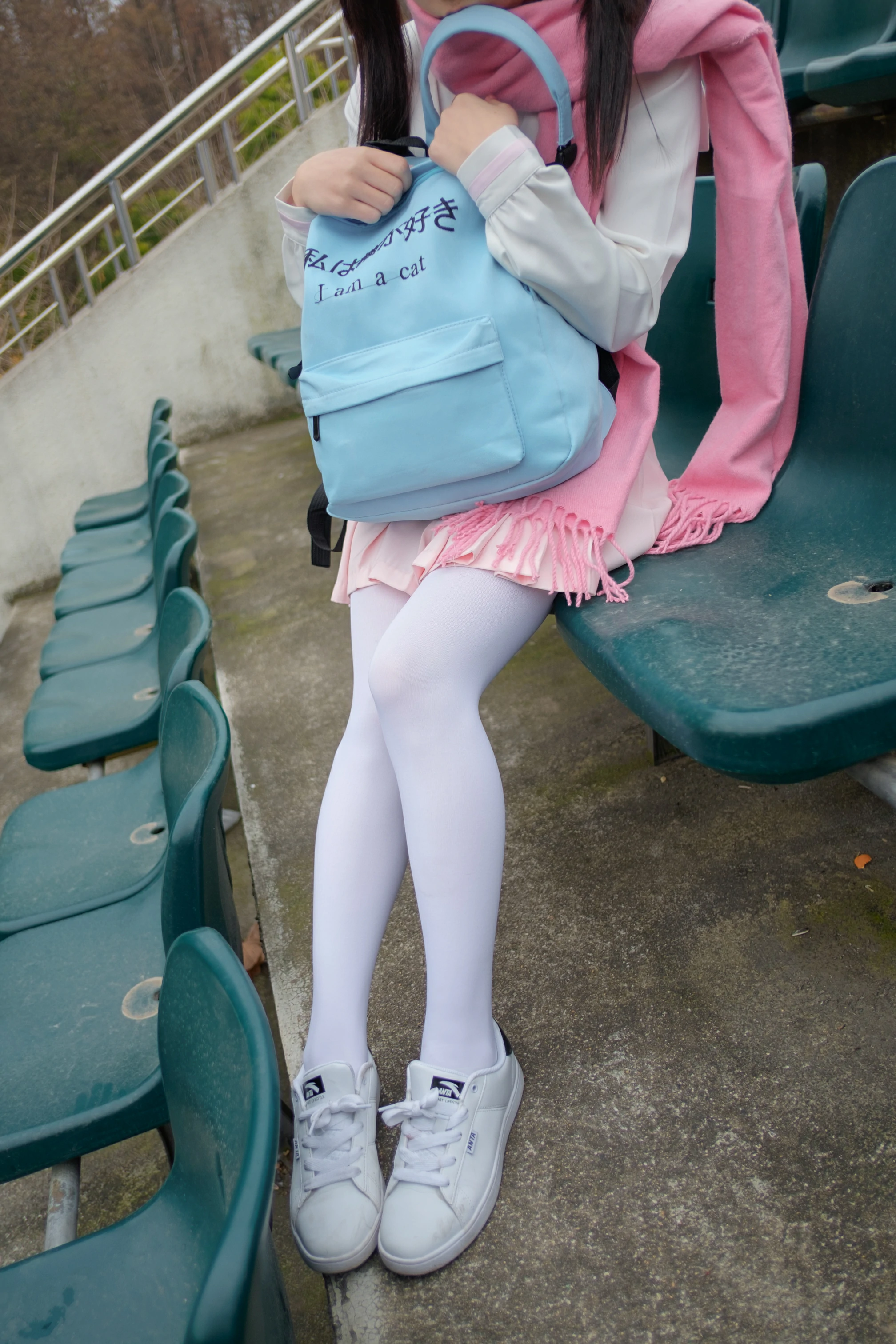 萝莉少女 阿诺不是施瓦辛戈 JK制服与粉色短裙加白色丝袜美腿写真,0009