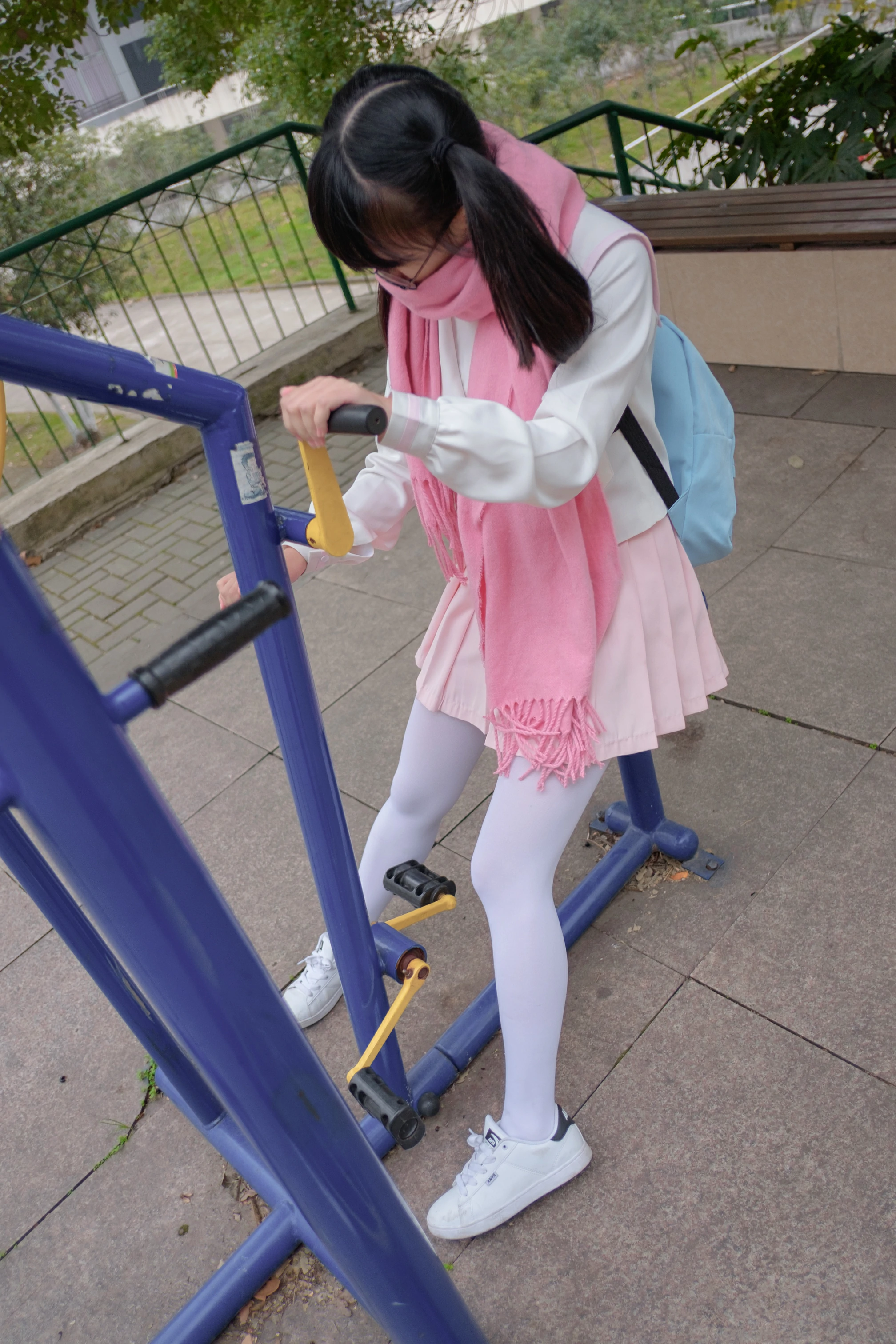 萝莉少女 阿诺不是施瓦辛戈 JK制服与粉色短裙加白色丝袜美腿写真,0063