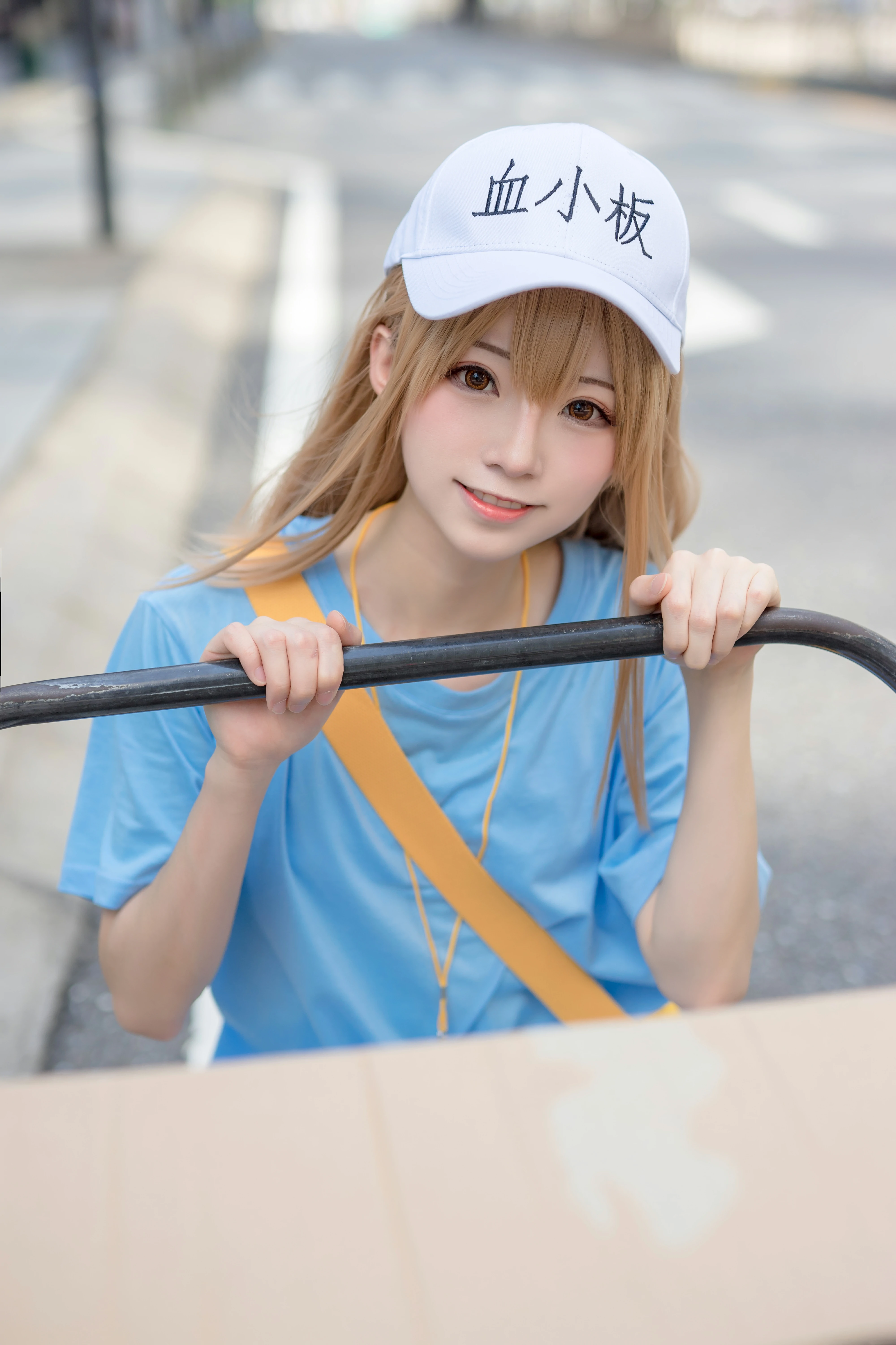 清纯少女快递员 绮太郎Kitaro 血小板 蓝色连身短袖街拍写真,1190