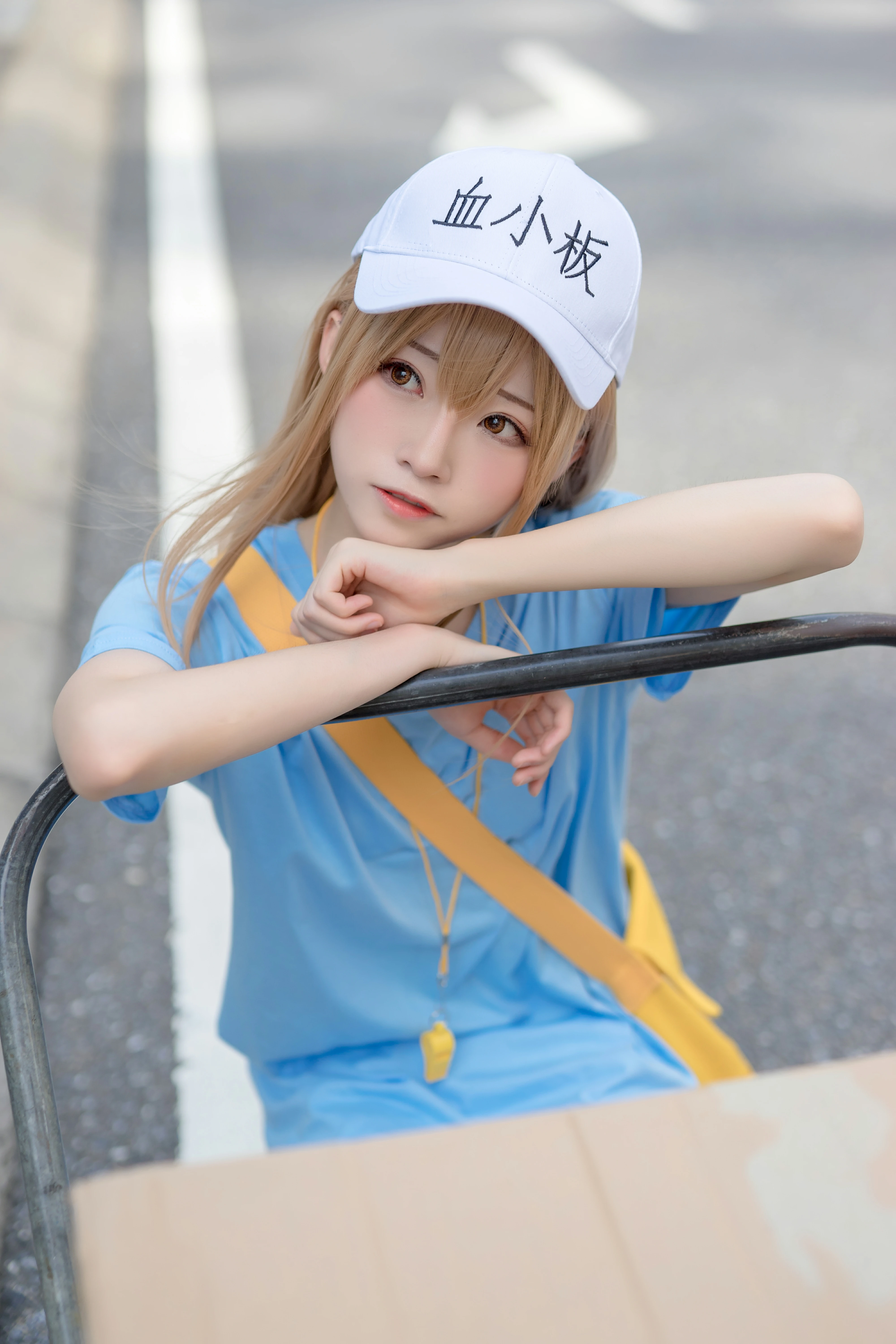 清纯少女快递员 绮太郎Kitaro 血小板 蓝色连身短袖街拍写真,1191