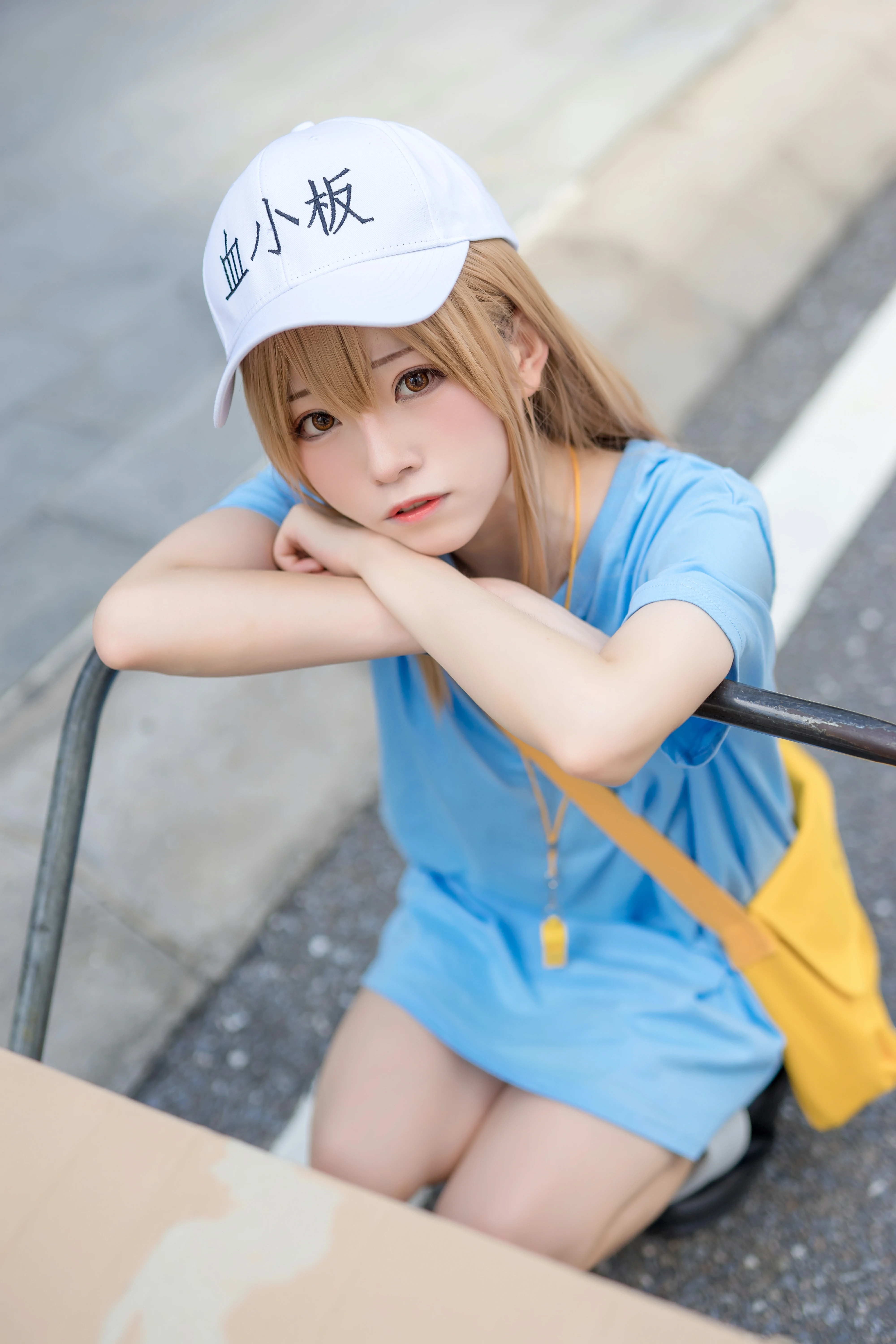 清纯少女快递员 绮太郎Kitaro 血小板 蓝色连身短袖街拍写真,1192